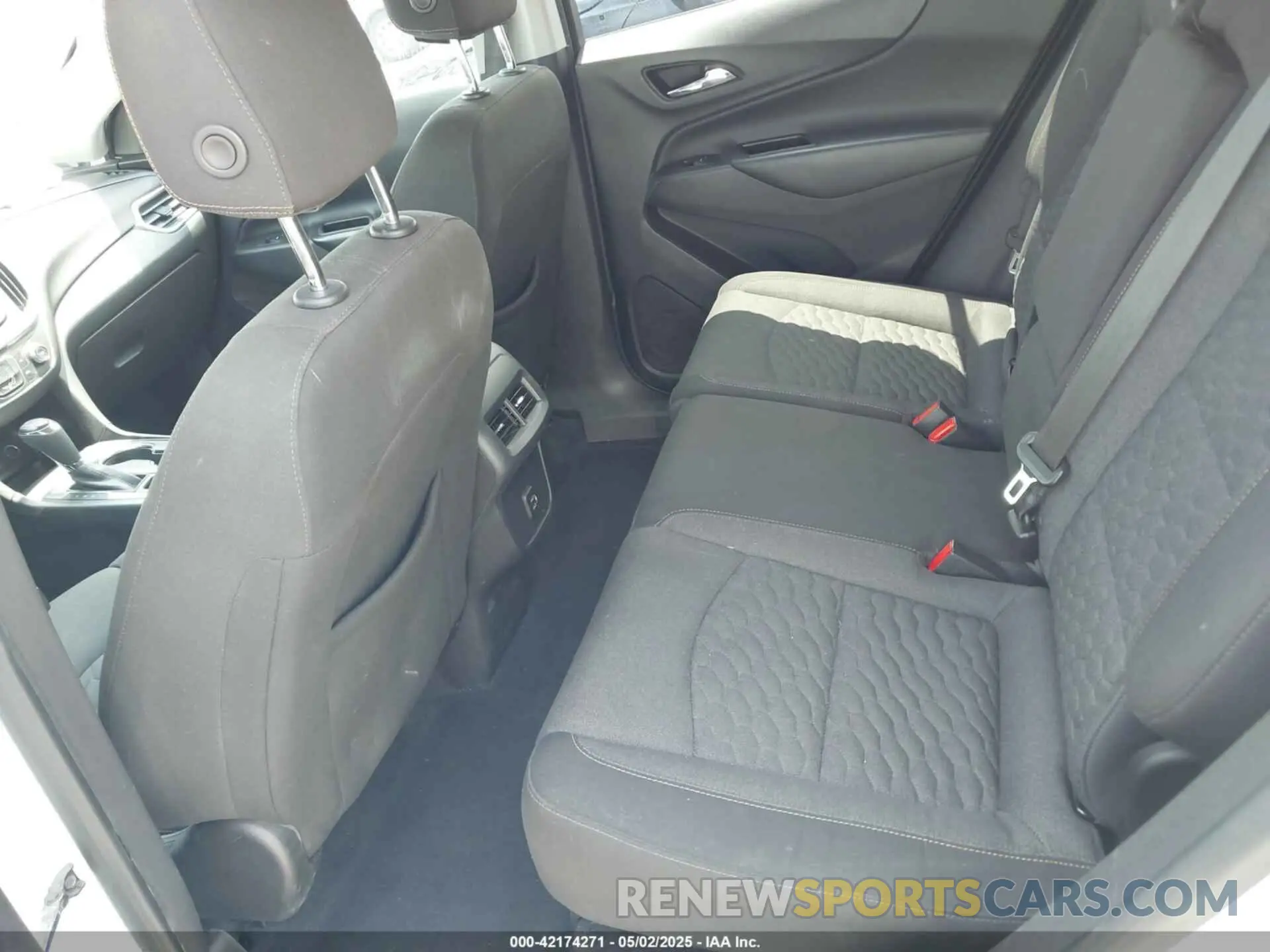 8 Photograph of a damaged car 3GNAXKEV4LS734922 CHEVROLET EQUINOX 2020