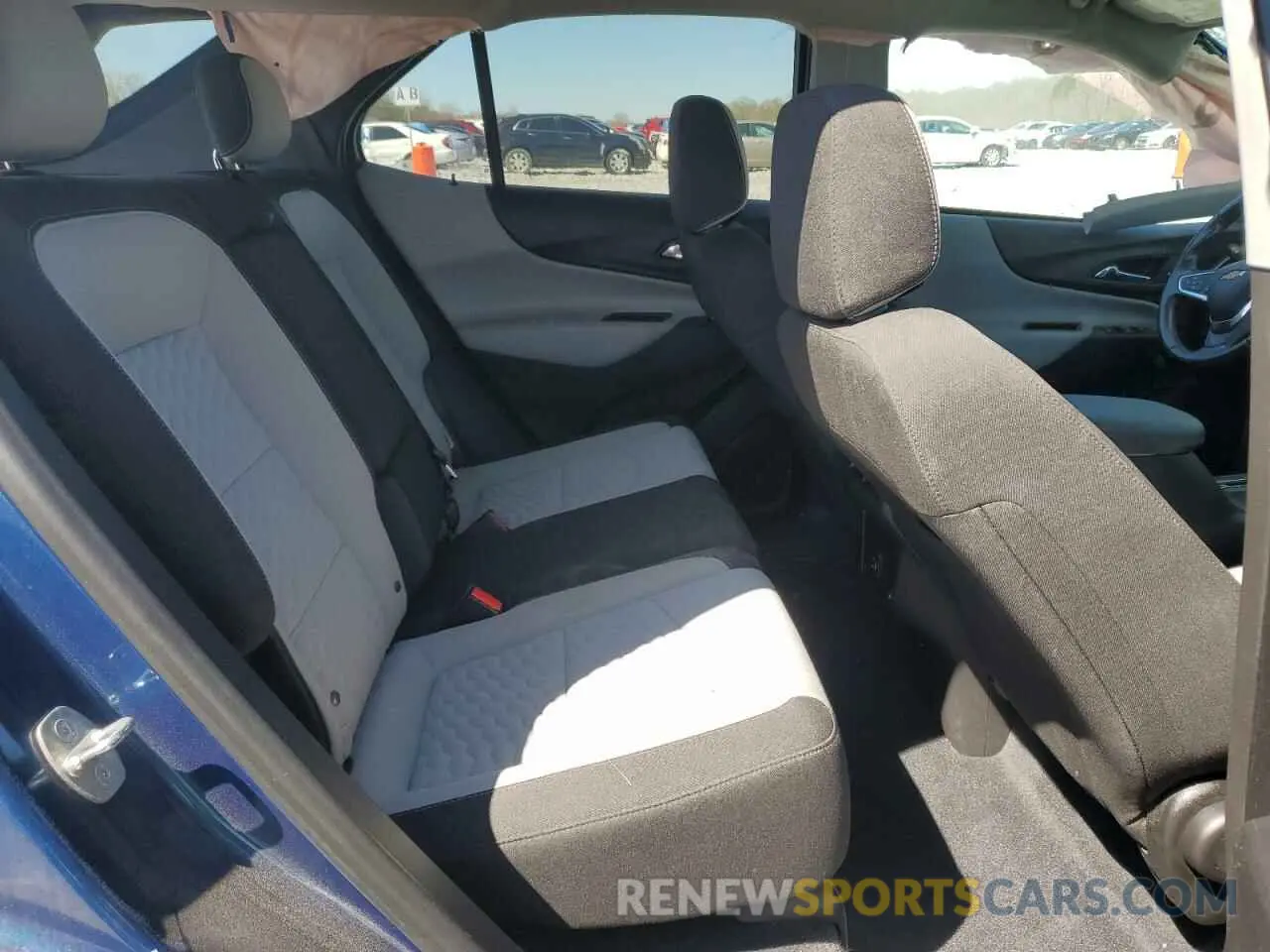 10 Photograph of a damaged car 3GNAXKEV5LL332627 CHEVROLET EQUINOX 2020