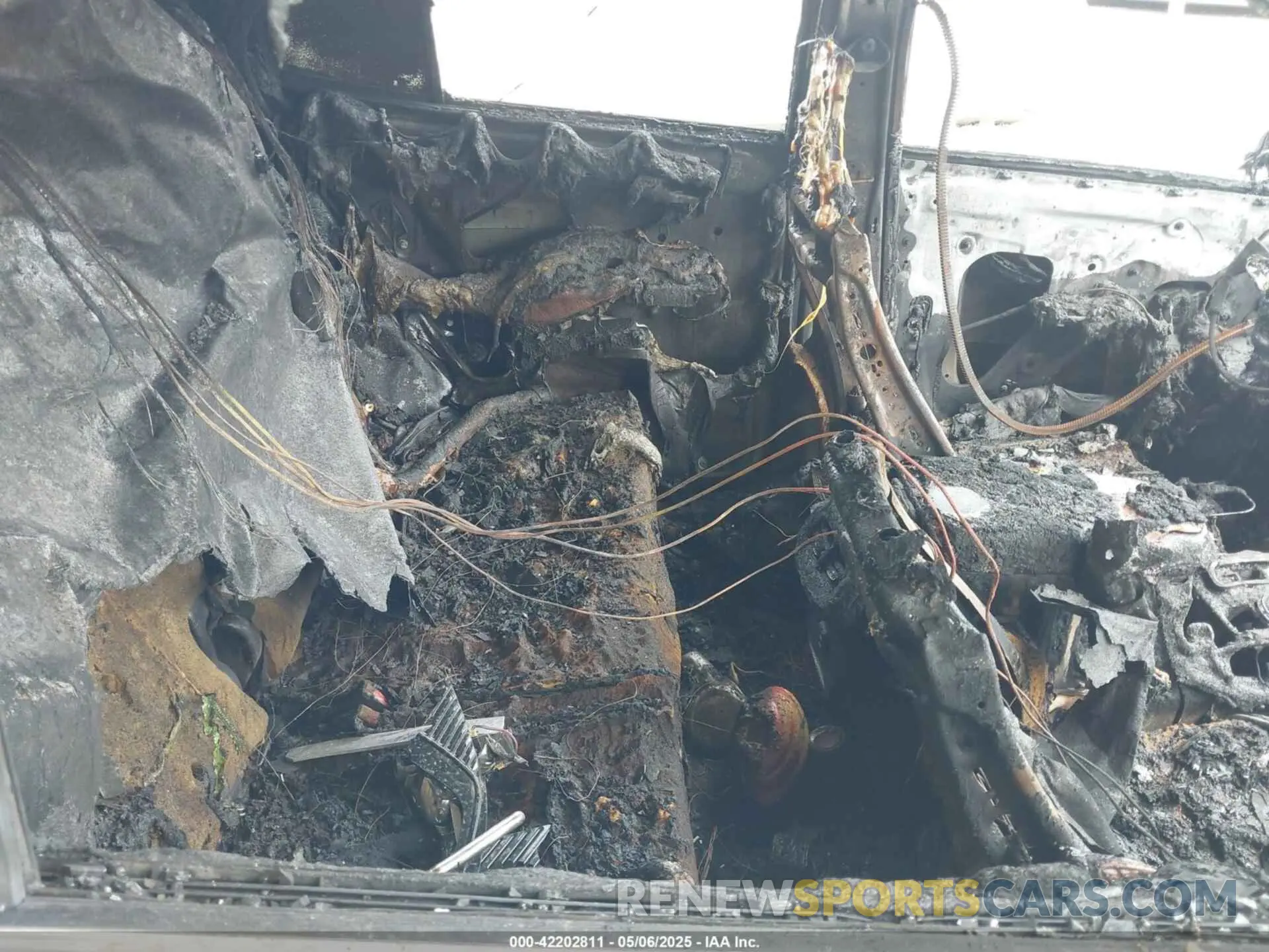 8 Photograph of a damaged car 3GNAXKEV5LL345281 CHEVROLET EQUINOX 2020