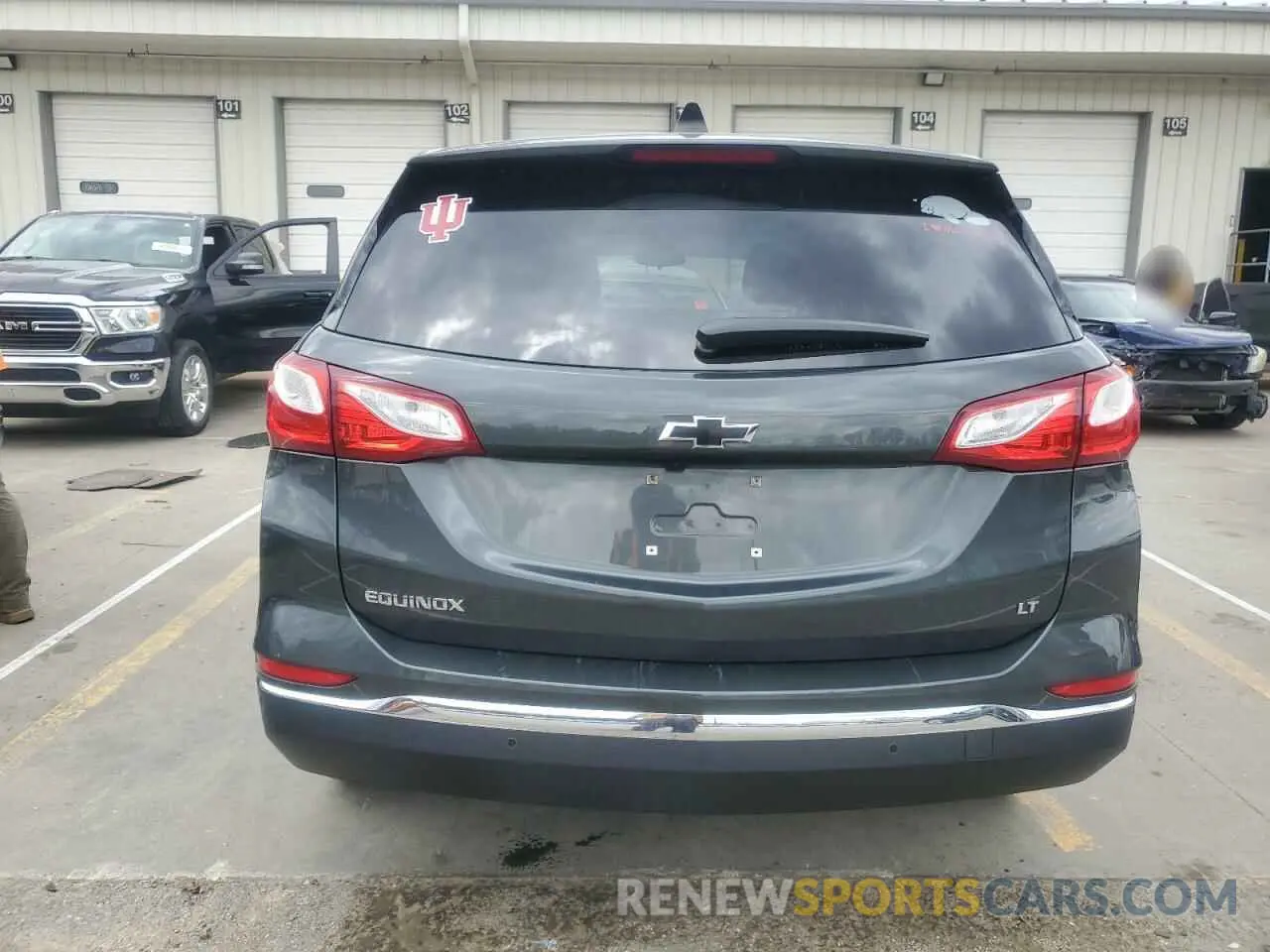 6 Photograph of a damaged car 3GNAXKEV5LS515578 CHEVROLET EQUINOX 2020