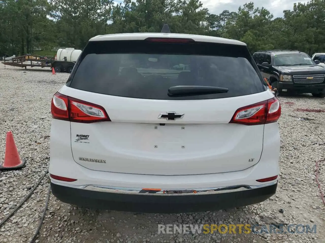 6 Photograph of a damaged car 3GNAXKEV5LS715764 CHEVROLET EQUINOX 2020