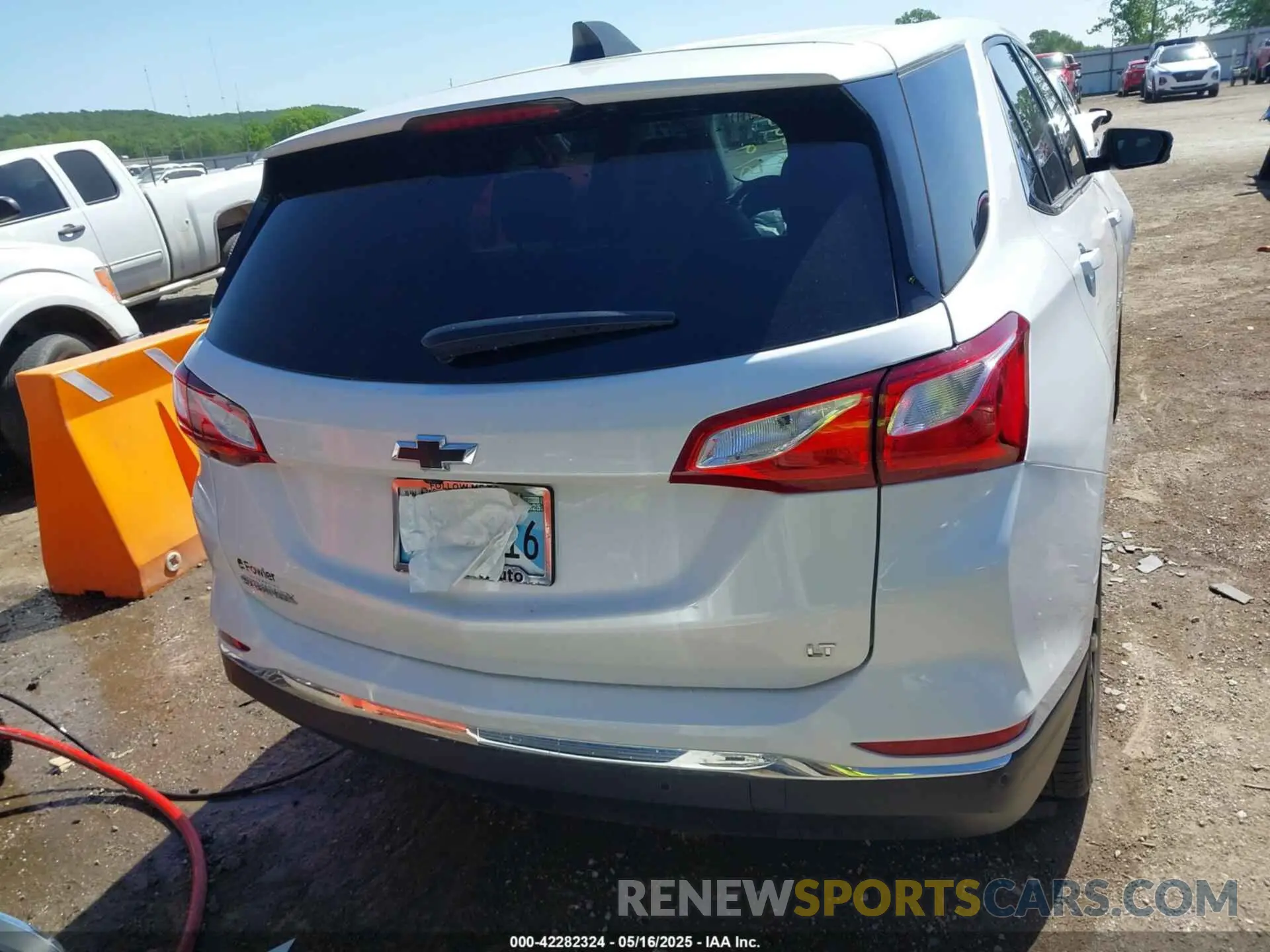 17 Photograph of a damaged car 3GNAXKEV5LS736582 CHEVROLET EQUINOX 2020