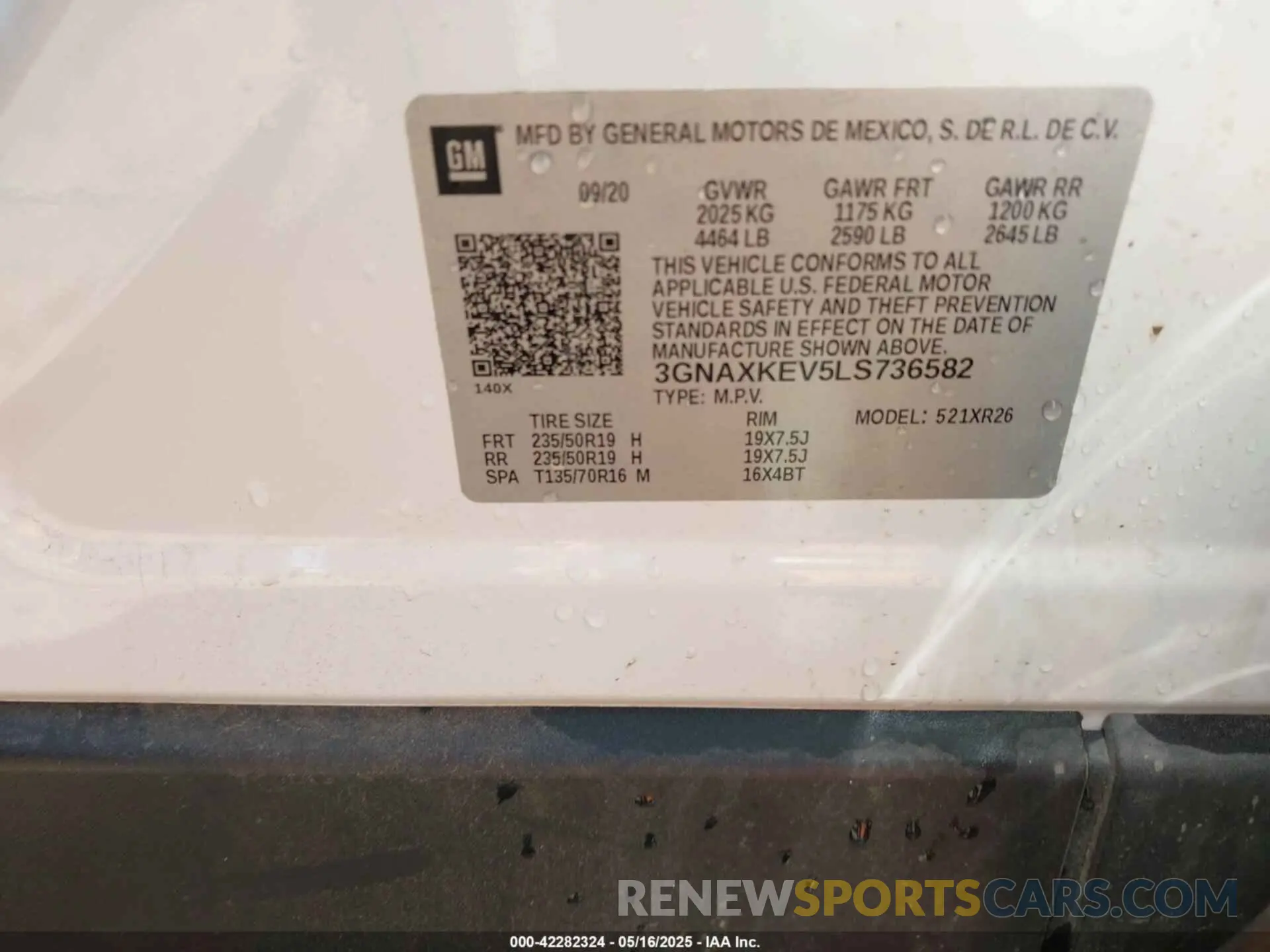 9 Photograph of a damaged car 3GNAXKEV5LS736582 CHEVROLET EQUINOX 2020