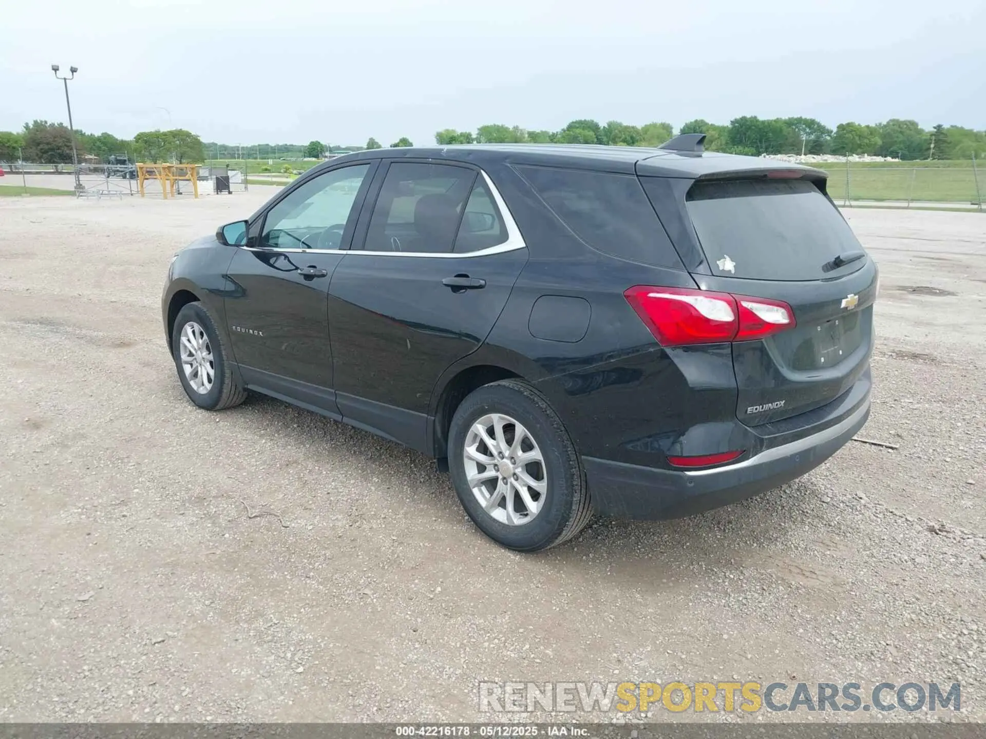 3 Фотография поврежденного автомобиля 3GNAXKEV6LL328571 CHEVROLET EQUINOX 2020