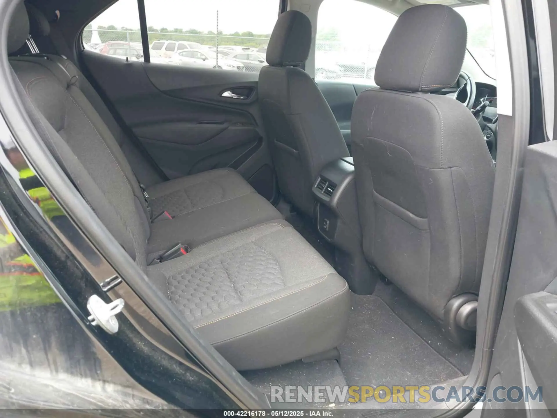 8 Фотография поврежденного автомобиля 3GNAXKEV6LL328571 CHEVROLET EQUINOX 2020
