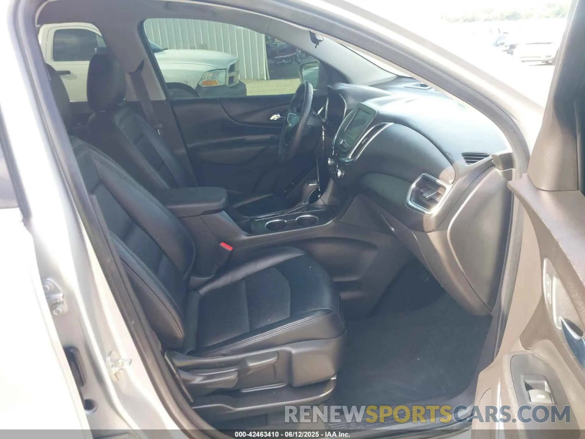 5 Фотография поврежденного автомобиля 3GNAXKEV6LS503049 CHEVROLET EQUINOX 2020
