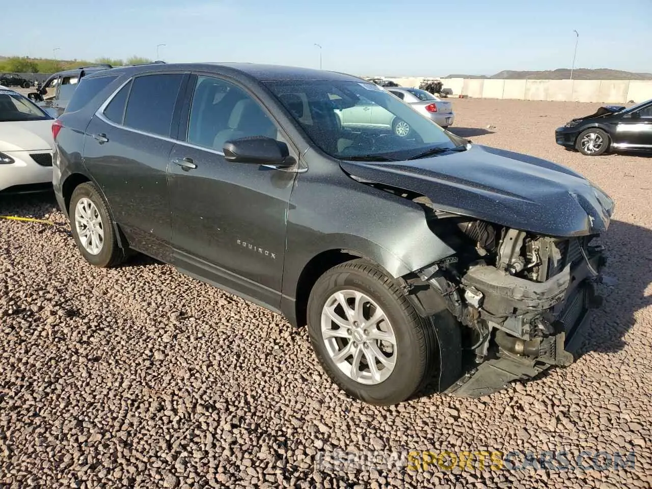 4 Photograph of a damaged car 3GNAXKEV6LS509725 CHEVROLET EQUINOX 2020
