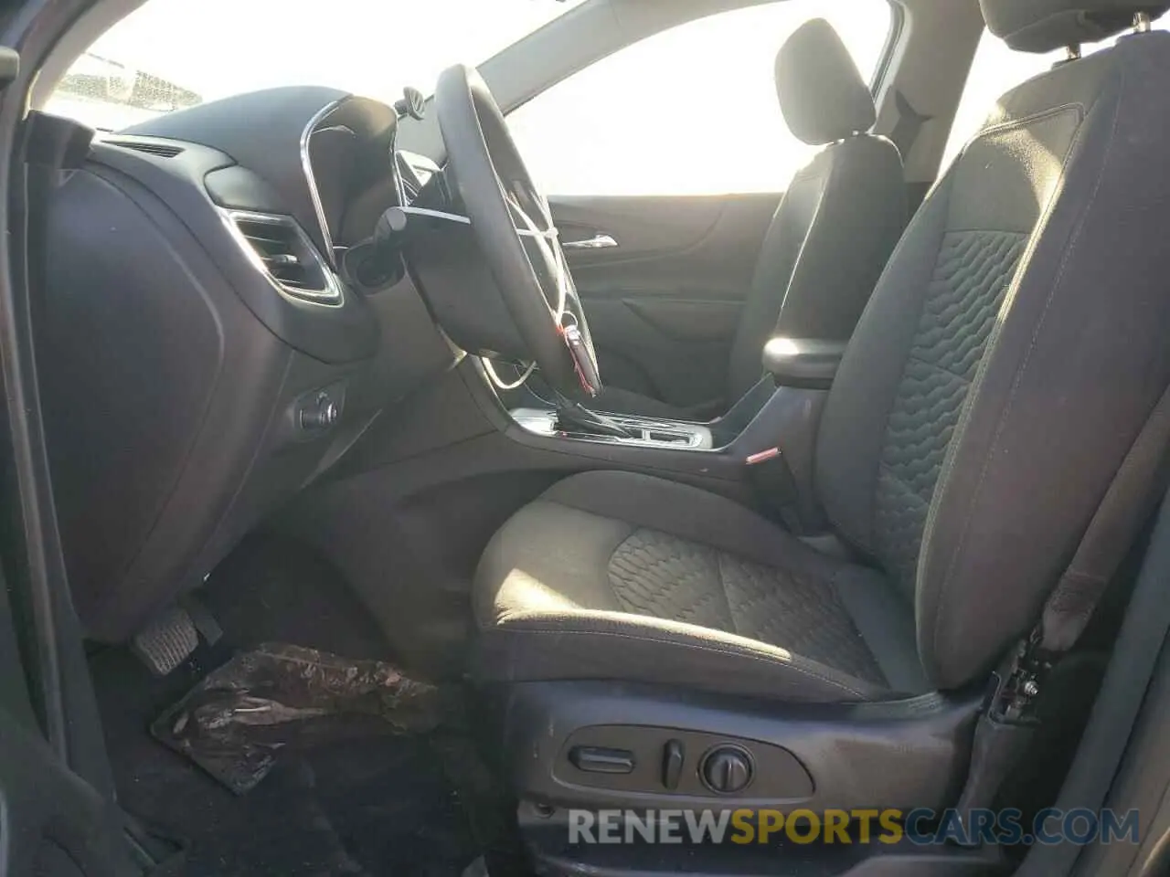 7 Photograph of a damaged car 3GNAXKEV6LS509725 CHEVROLET EQUINOX 2020