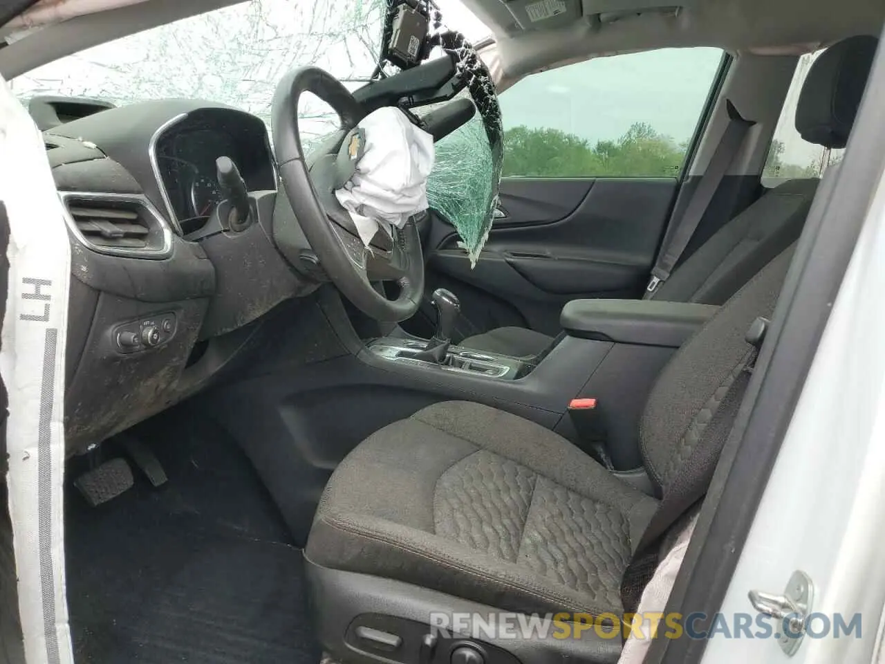 7 Photograph of a damaged car 3GNAXKEV6LS667370 CHEVROLET EQUINOX 2020