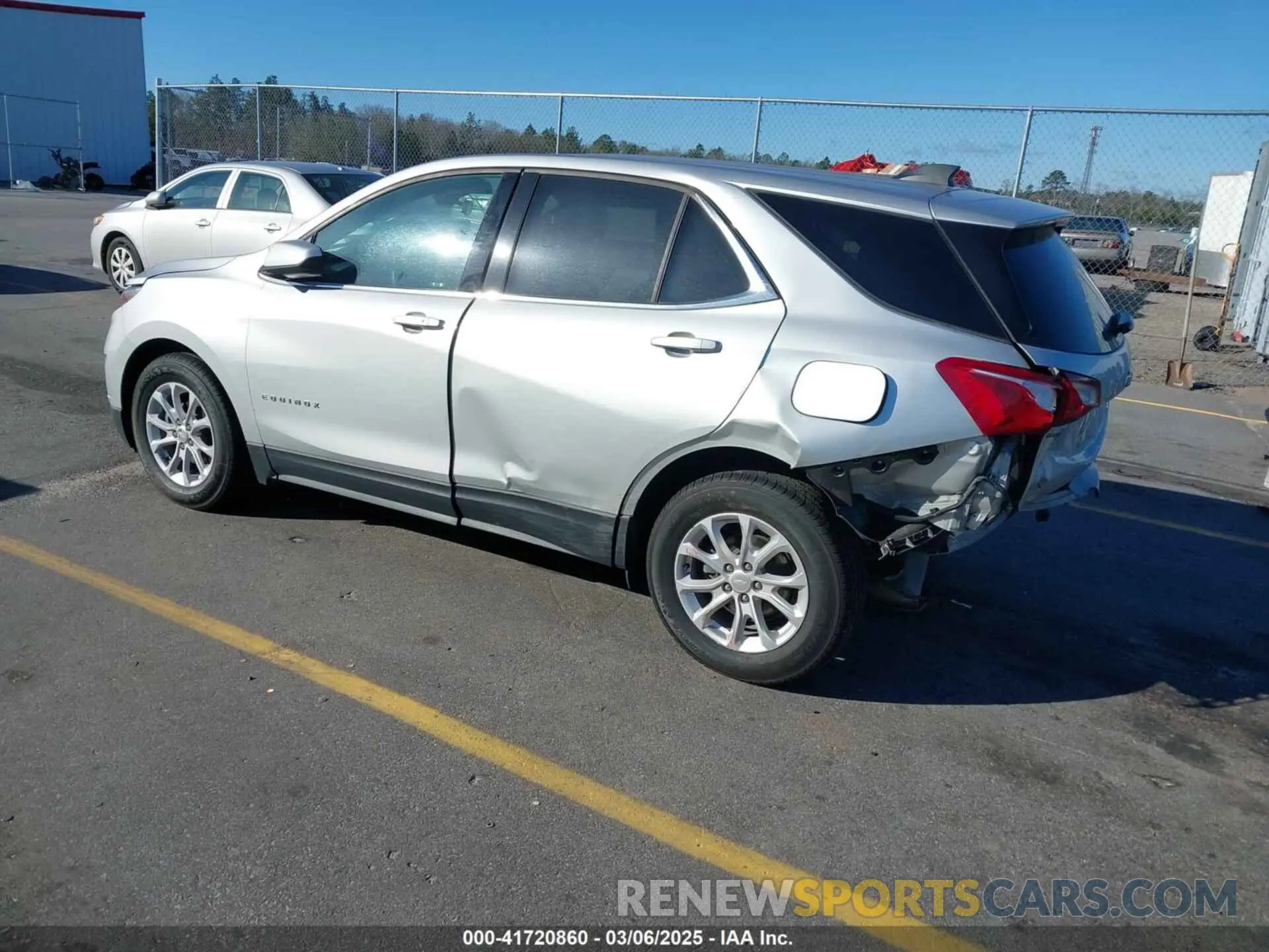 3 Photograph of a damaged car 3GNAXKEV6LS681480 CHEVROLET EQUINOX 2020