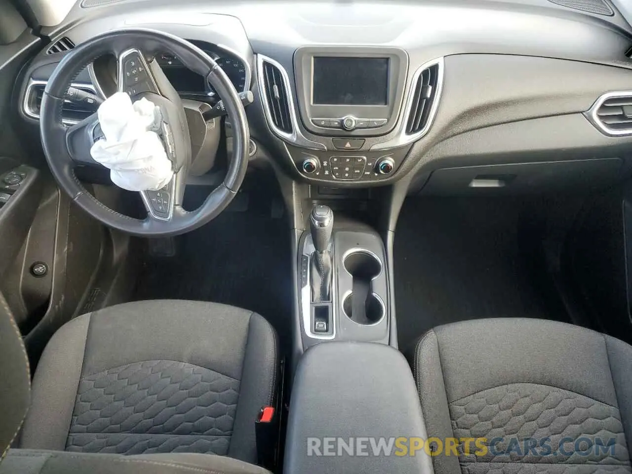 8 Photograph of a damaged car 3GNAXKEV6LS732699 CHEVROLET EQUINOX 2020
