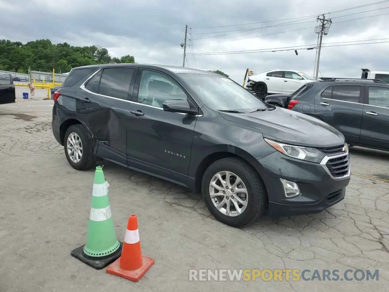 4 Photograph of a damaged car 3GNAXKEV7LS550932 CHEVROLET EQUINOX 2020