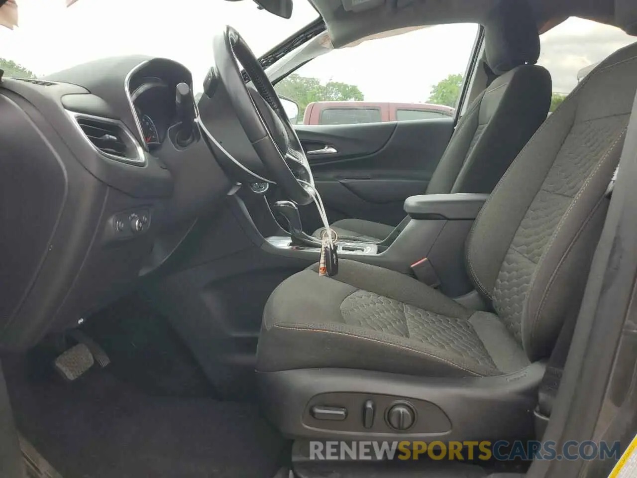 7 Photograph of a damaged car 3GNAXKEV7LS550932 CHEVROLET EQUINOX 2020