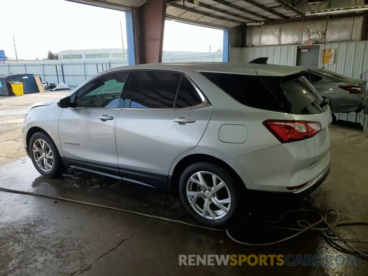 2 Photograph of a damaged car 3GNAXKEV7LS581596 CHEVROLET EQUINOX 2020