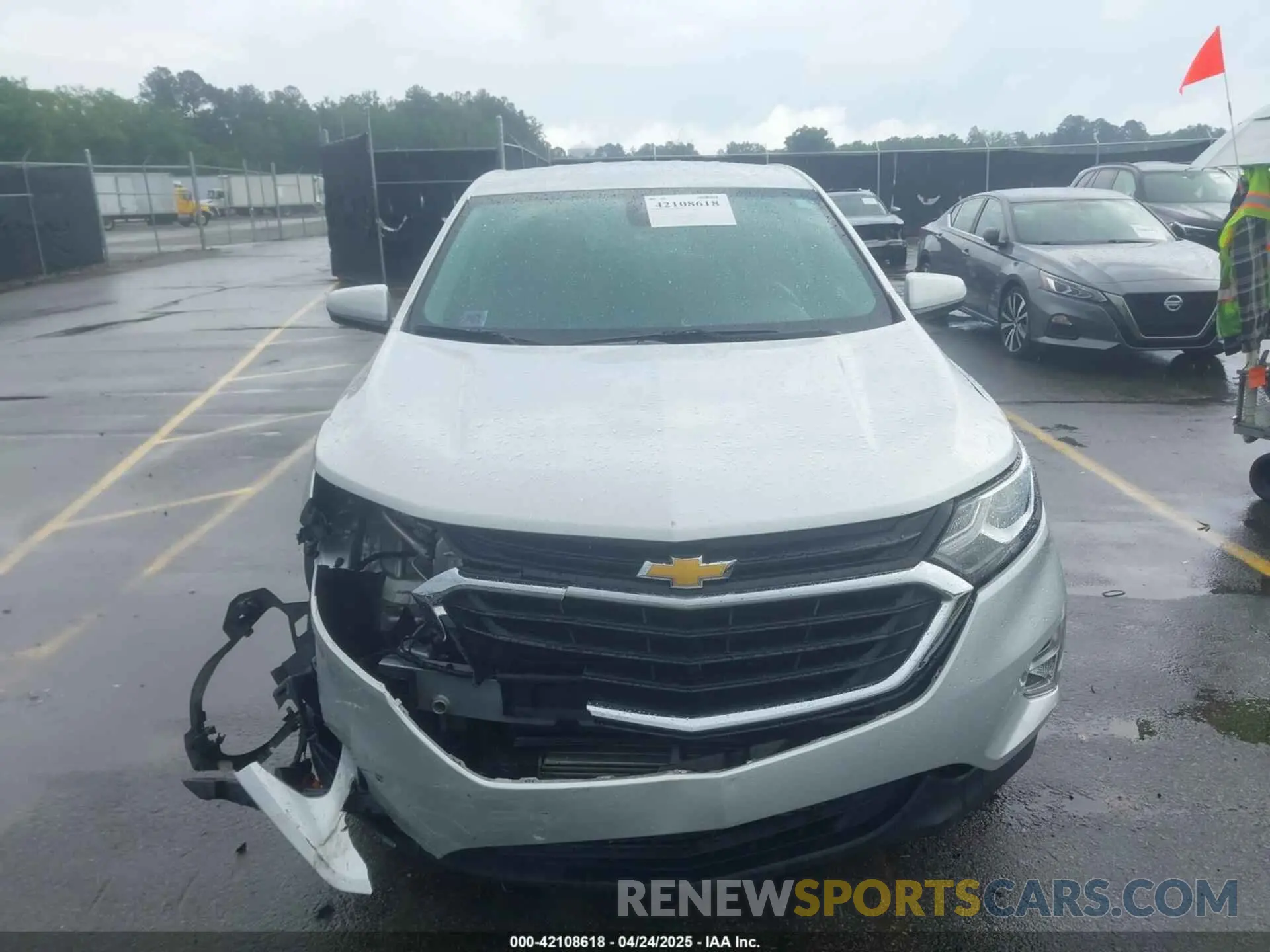 13 Photograph of a damaged car 3GNAXKEV7LS676840 CHEVROLET EQUINOX 2020