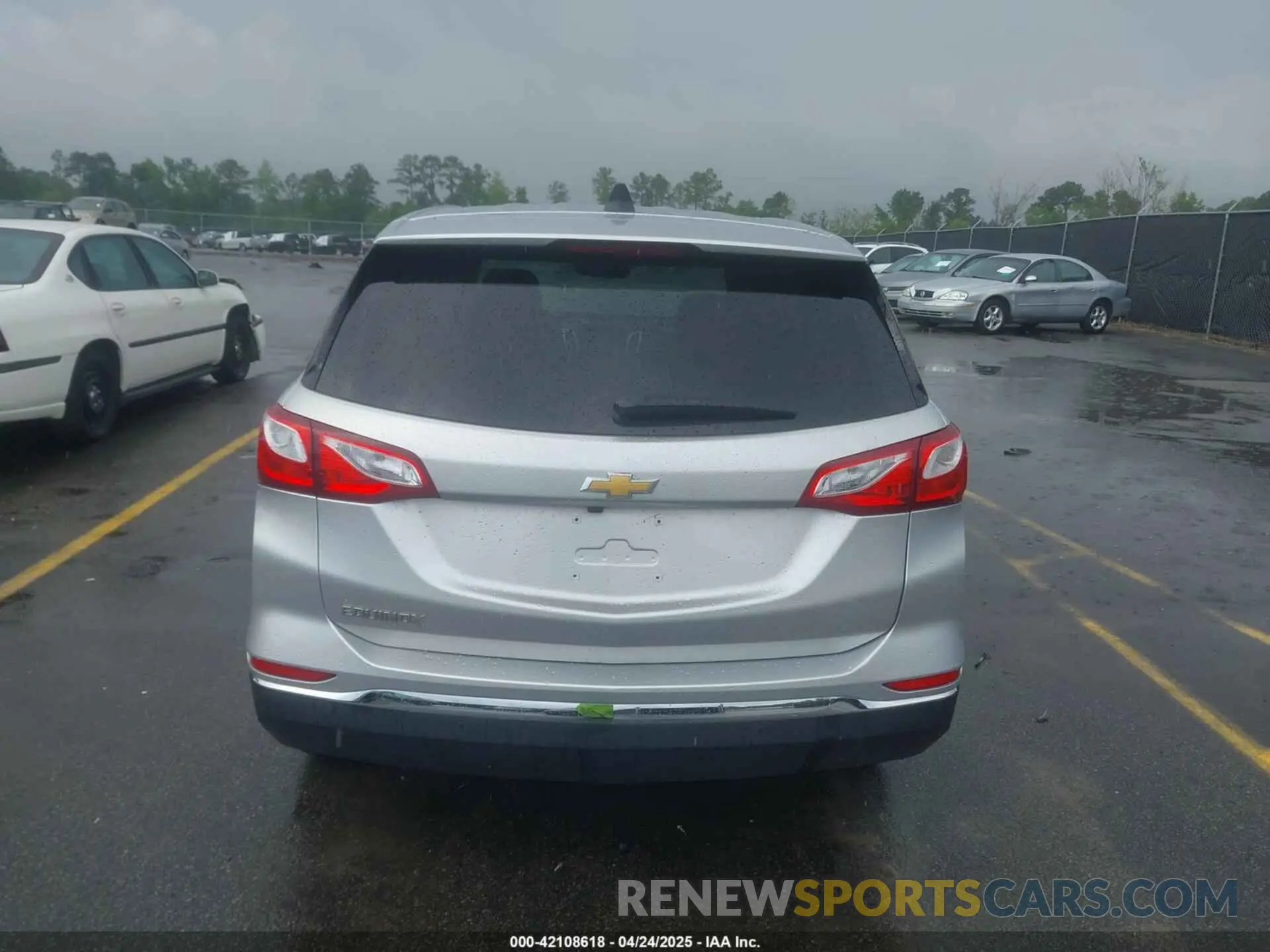17 Photograph of a damaged car 3GNAXKEV7LS676840 CHEVROLET EQUINOX 2020