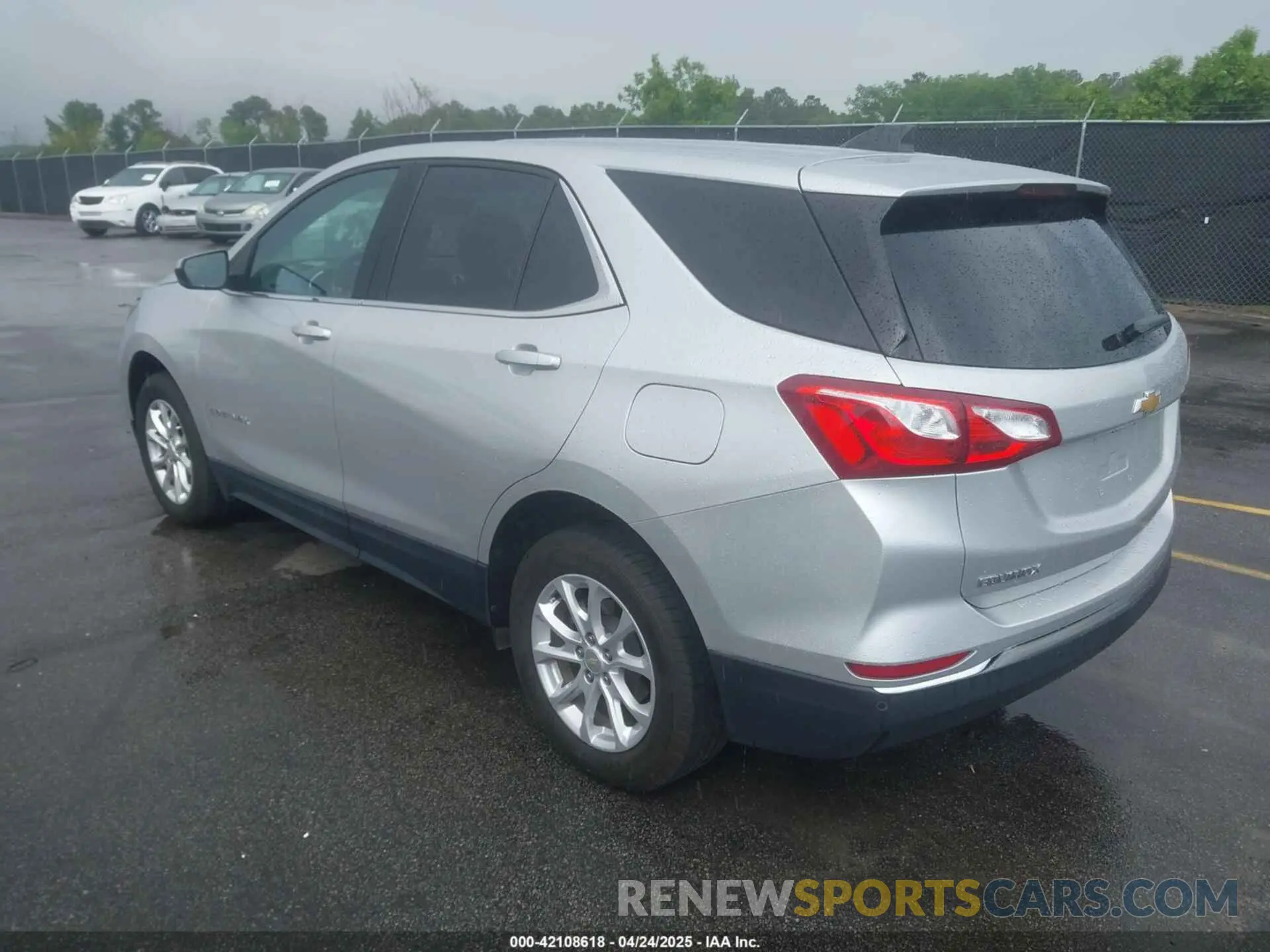 3 Photograph of a damaged car 3GNAXKEV7LS676840 CHEVROLET EQUINOX 2020