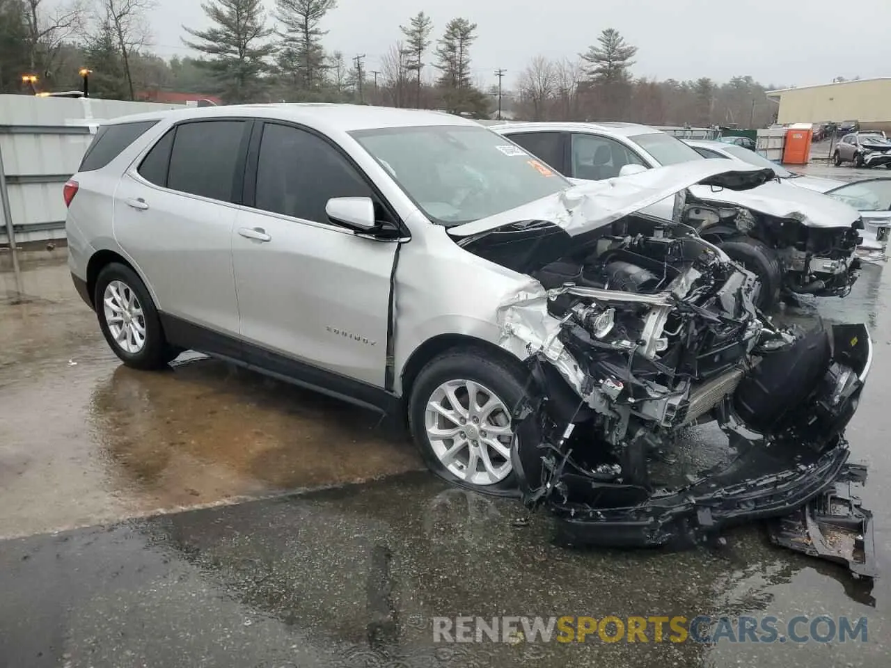4 Photograph of a damaged car 3GNAXKEV7LS699986 CHEVROLET EQUINOX 2020