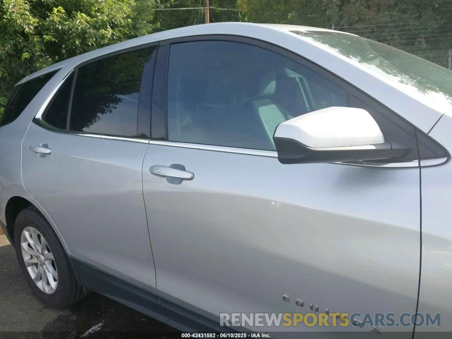 13 Photograph of a damaged car 3GNAXKEV8LL264954 CHEVROLET EQUINOX 2020
