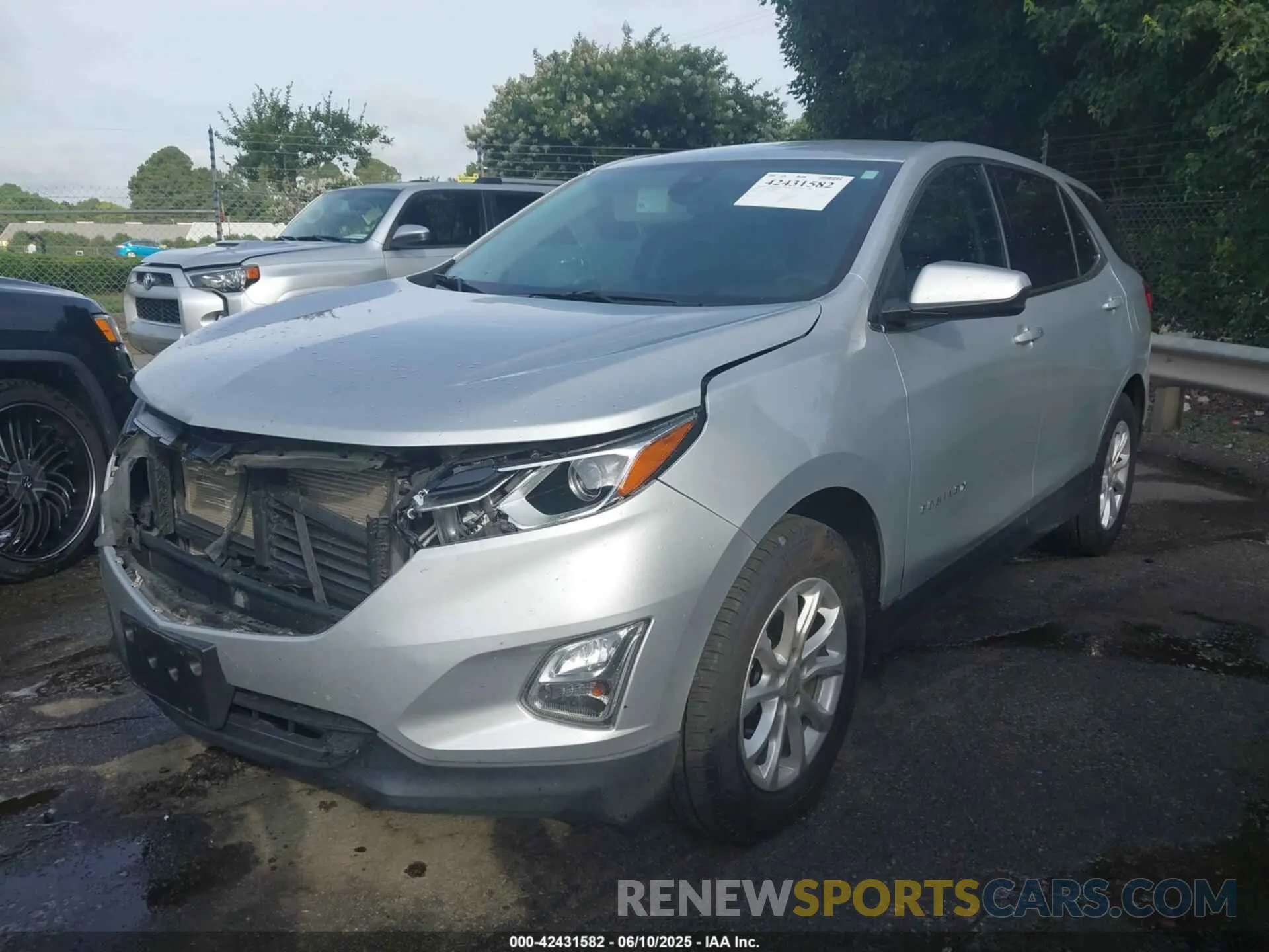 2 Photograph of a damaged car 3GNAXKEV8LL264954 CHEVROLET EQUINOX 2020