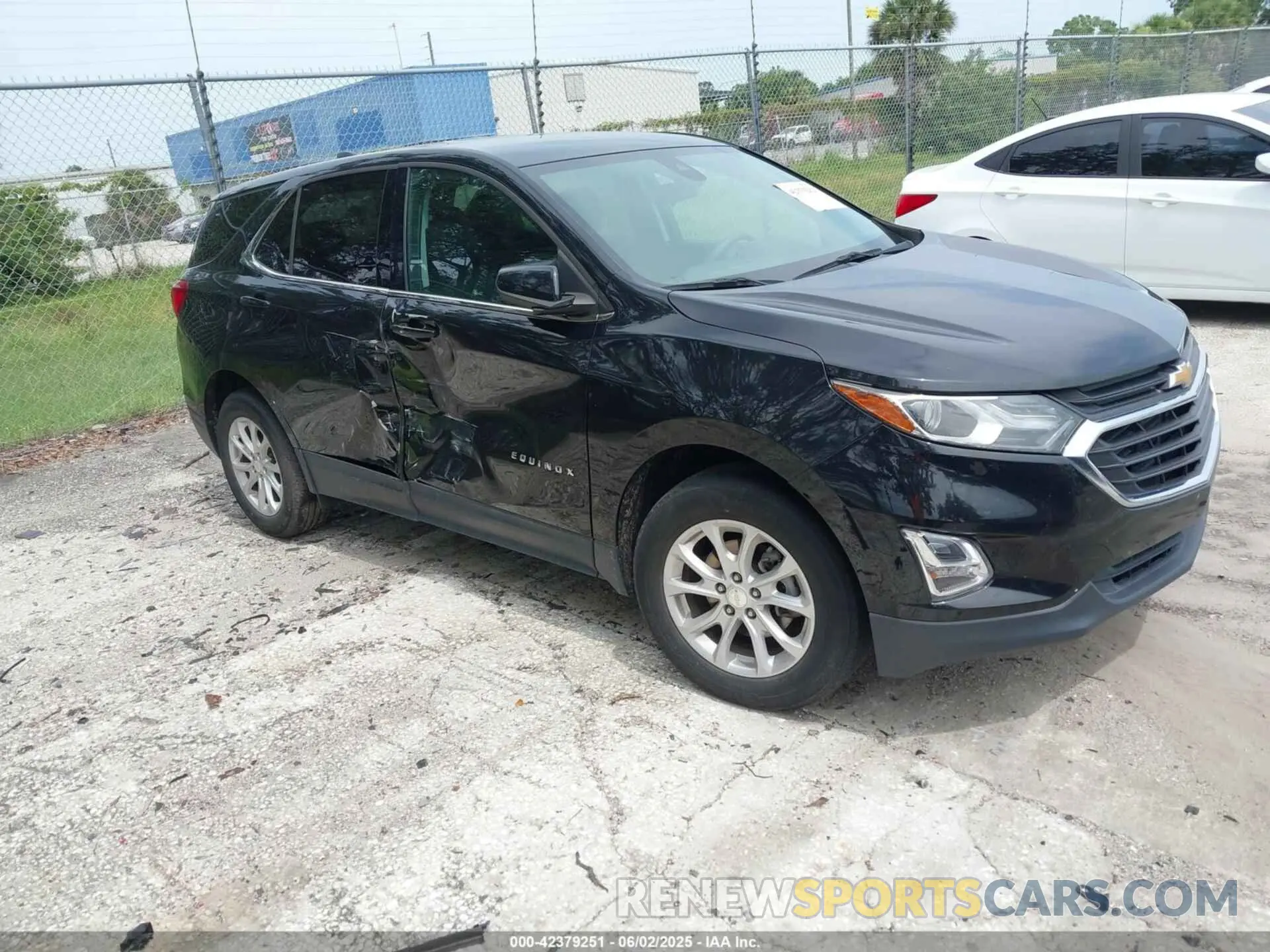 1 Photograph of a damaged car 3GNAXKEV8LL289983 CHEVROLET EQUINOX 2020