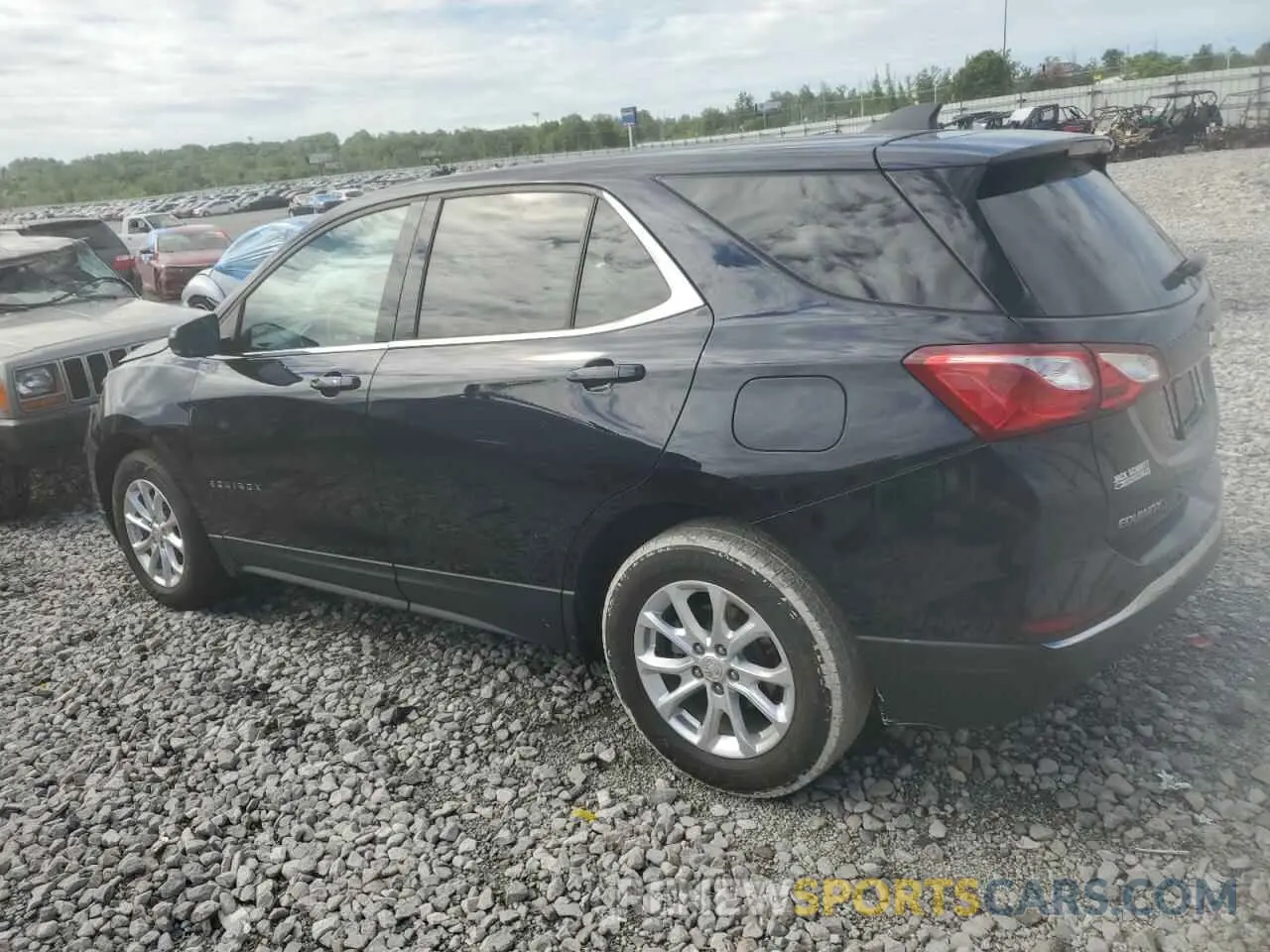 2 Photograph of a damaged car 3GNAXKEV8LS502307 CHEVROLET EQUINOX 2020