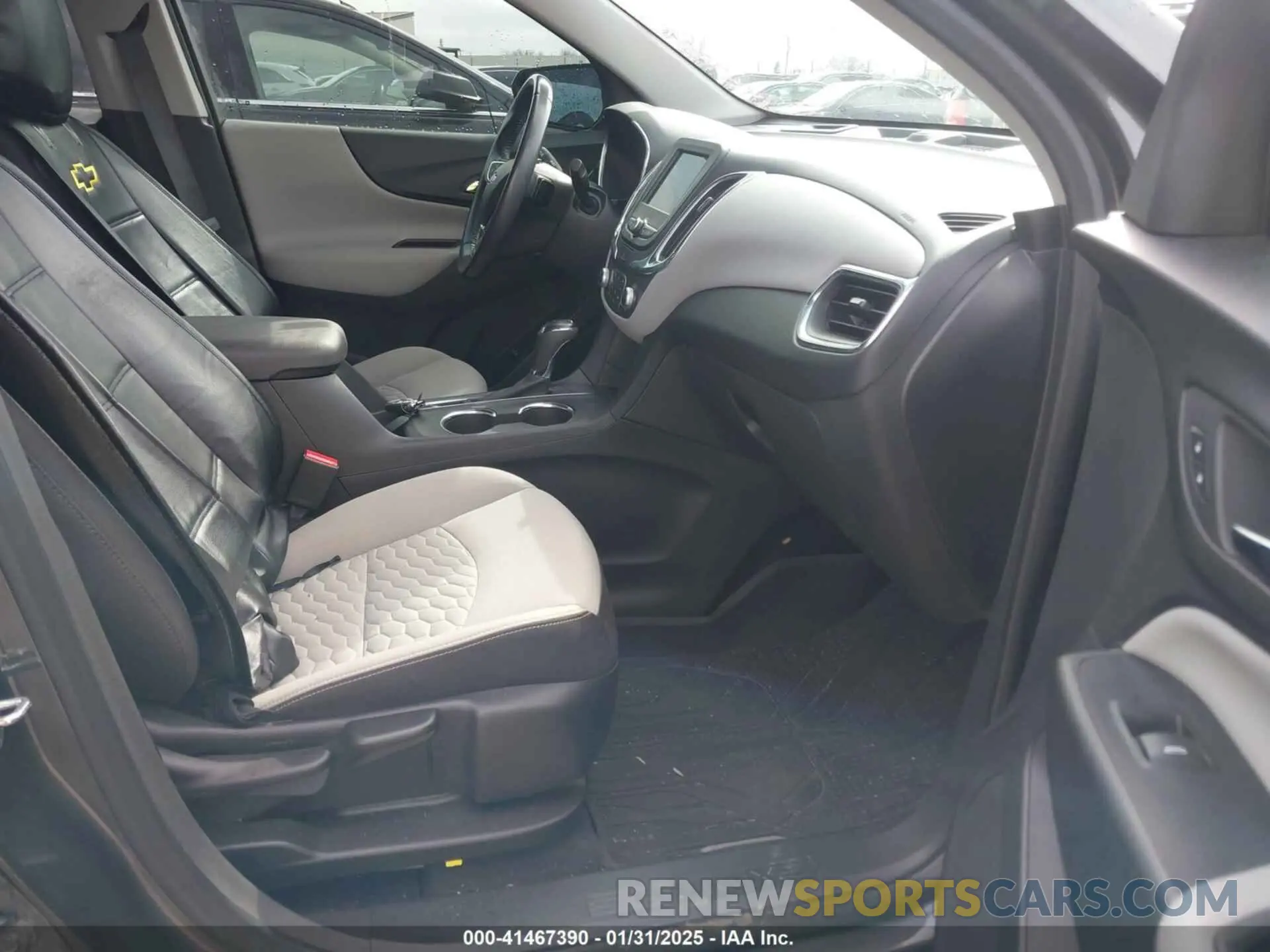 5 Фотография поврежденного автомобиля 3GNAXKEV8LS535971 CHEVROLET EQUINOX 2020