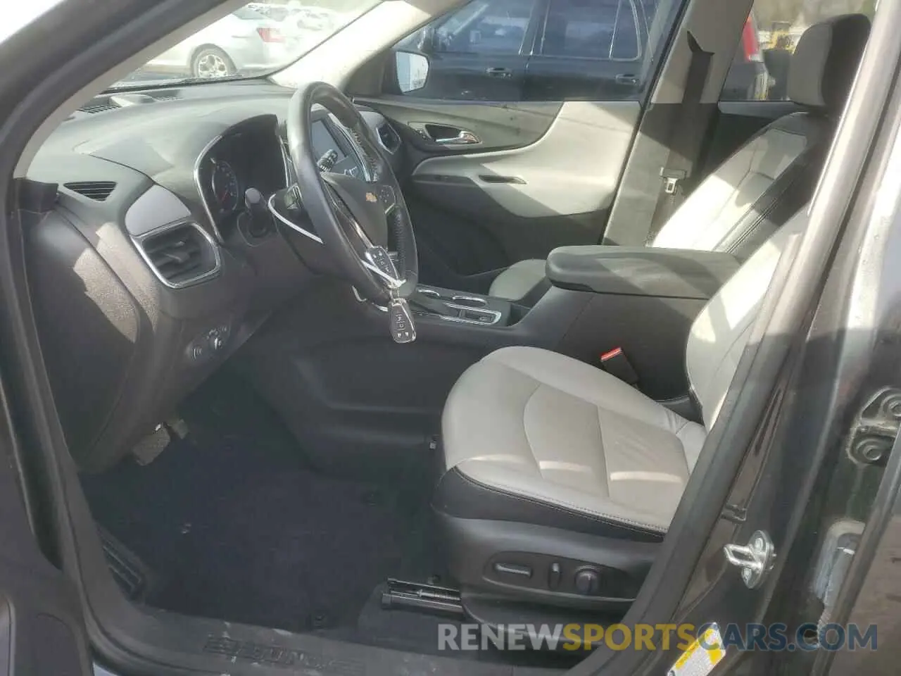 7 Фотография поврежденного автомобиля 3GNAXKEV8LS677611 CHEVROLET EQUINOX 2020