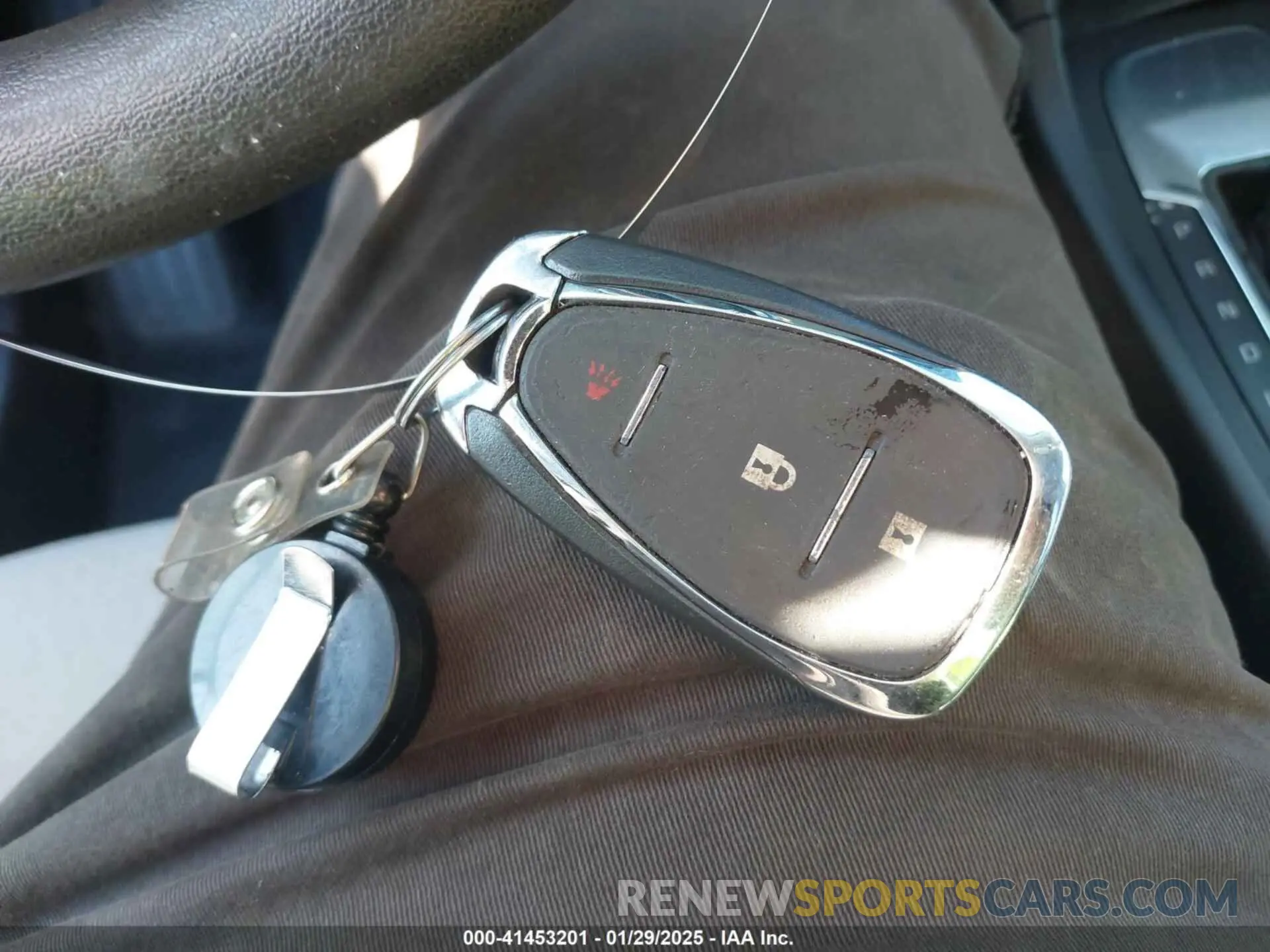 11 Photograph of a damaged car 3GNAXKEV8LS679097 CHEVROLET EQUINOX 2020