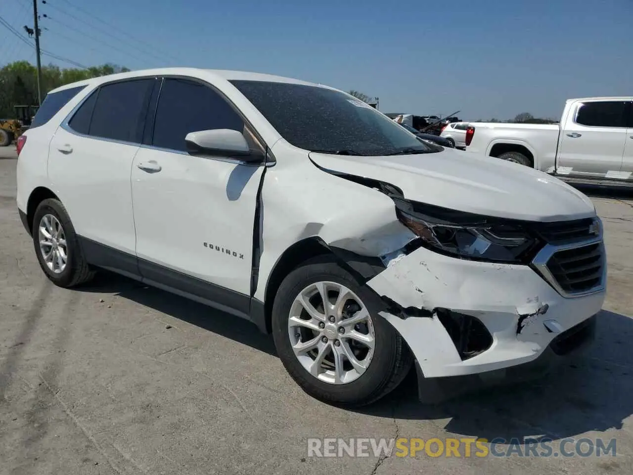 4 Photograph of a damaged car 3GNAXKEV8LS683537 CHEVROLET EQUINOX 2020