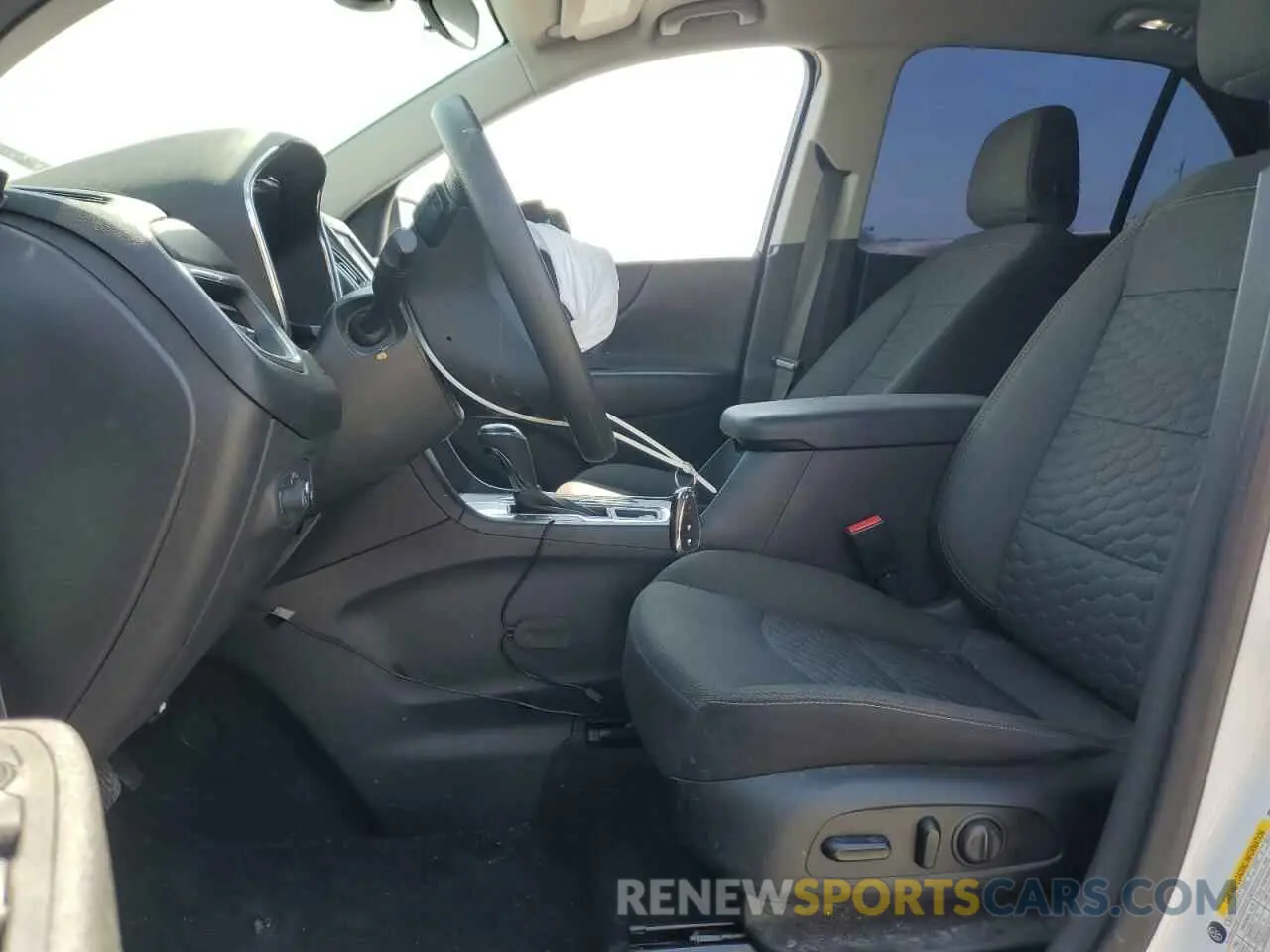 7 Photograph of a damaged car 3GNAXKEV8LS683537 CHEVROLET EQUINOX 2020