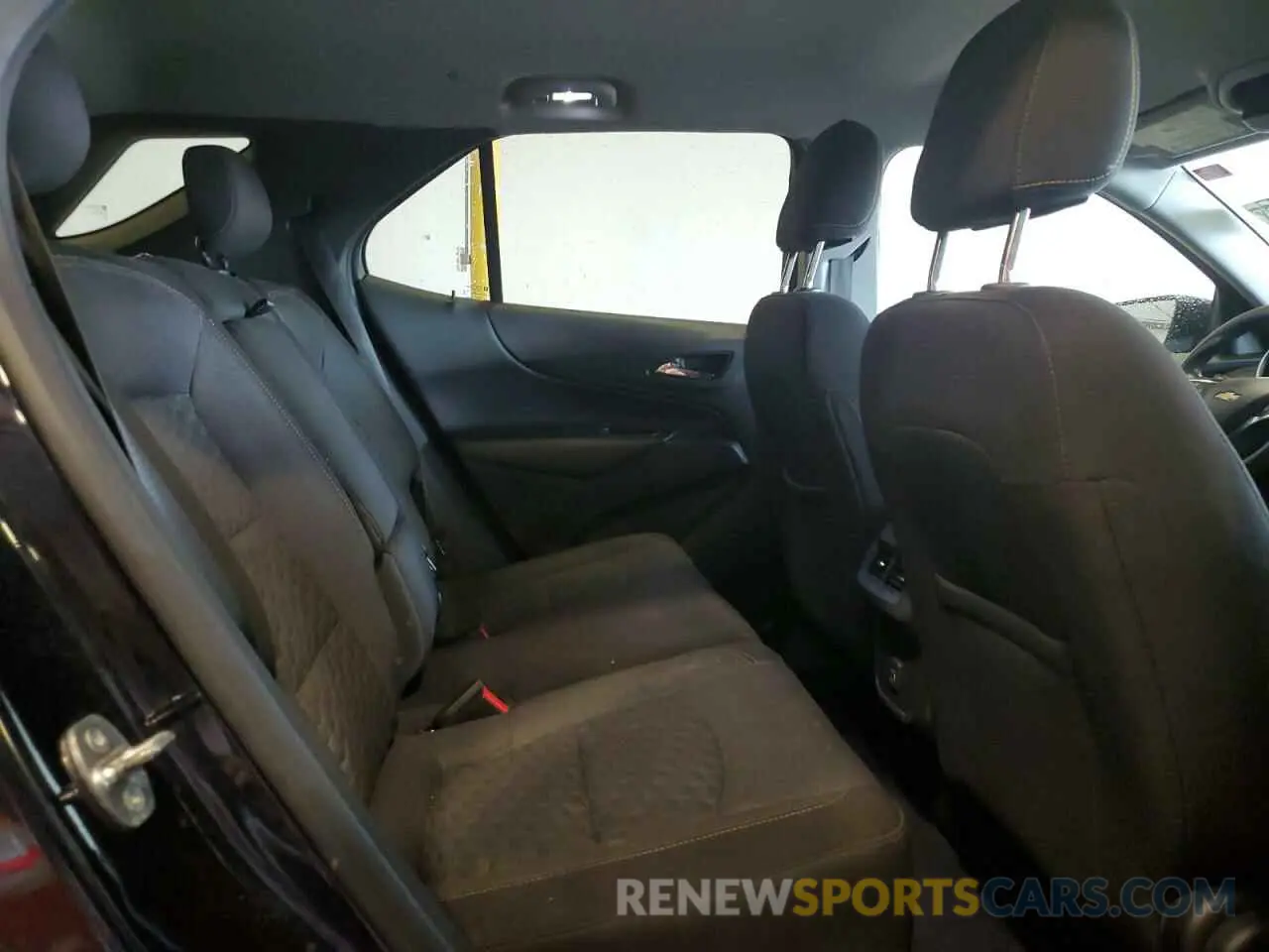 10 Фотография поврежденного автомобиля 3GNAXKEV8LS710512 CHEVROLET EQUINOX 2020