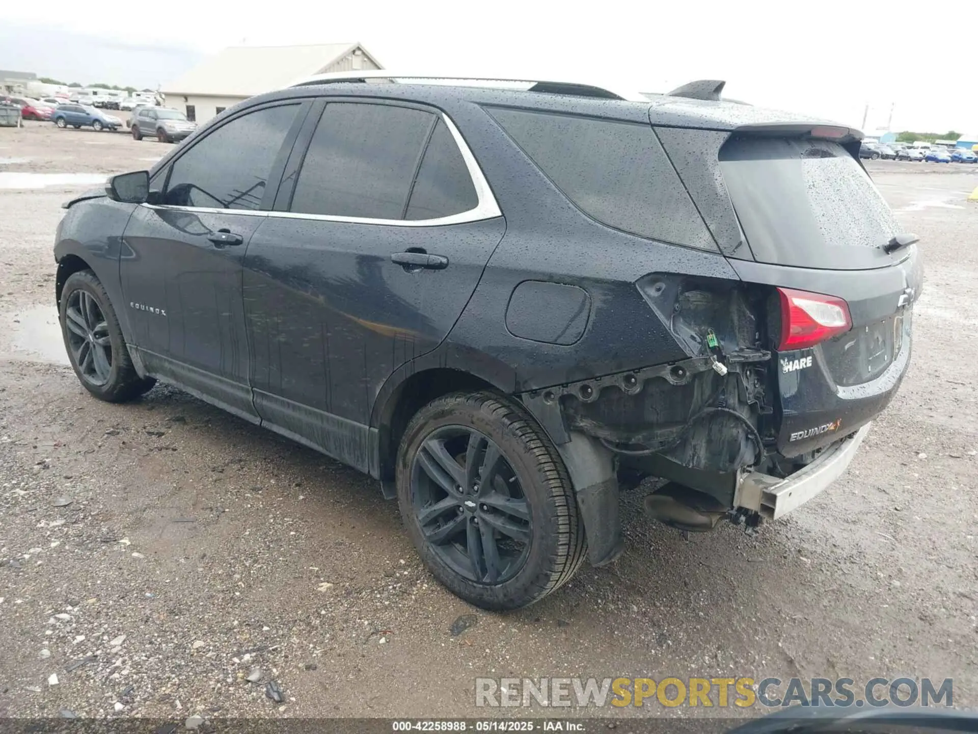 3 Photograph of a damaged car 3GNAXKEV8LS735376 CHEVROLET EQUINOX 2020