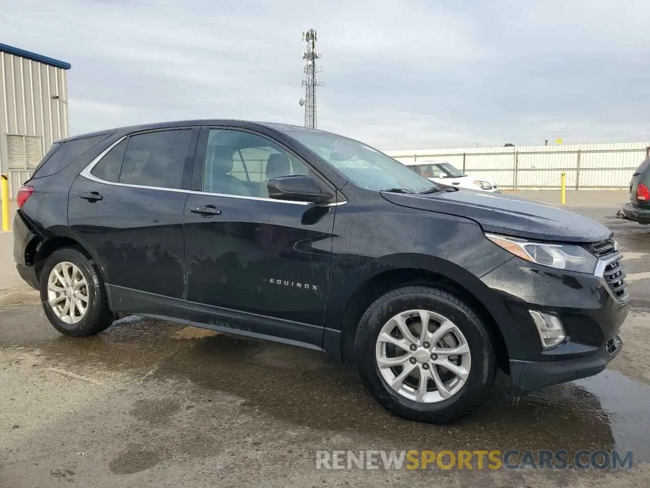 4 Photograph of a damaged car 3GNAXKEV9LL123780 CHEVROLET EQUINOX 2020