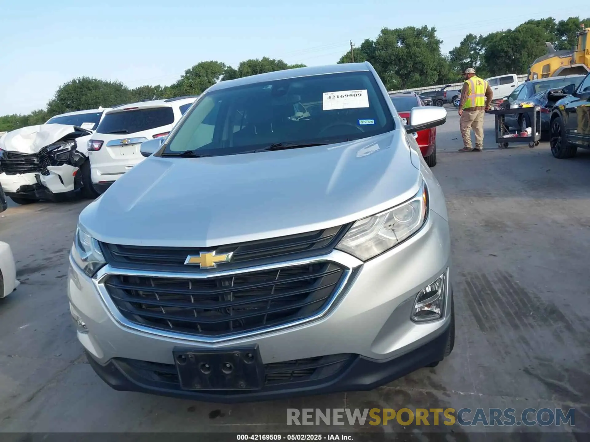 12 Photograph of a damaged car 3GNAXKEV9LS611052 CHEVROLET EQUINOX 2020