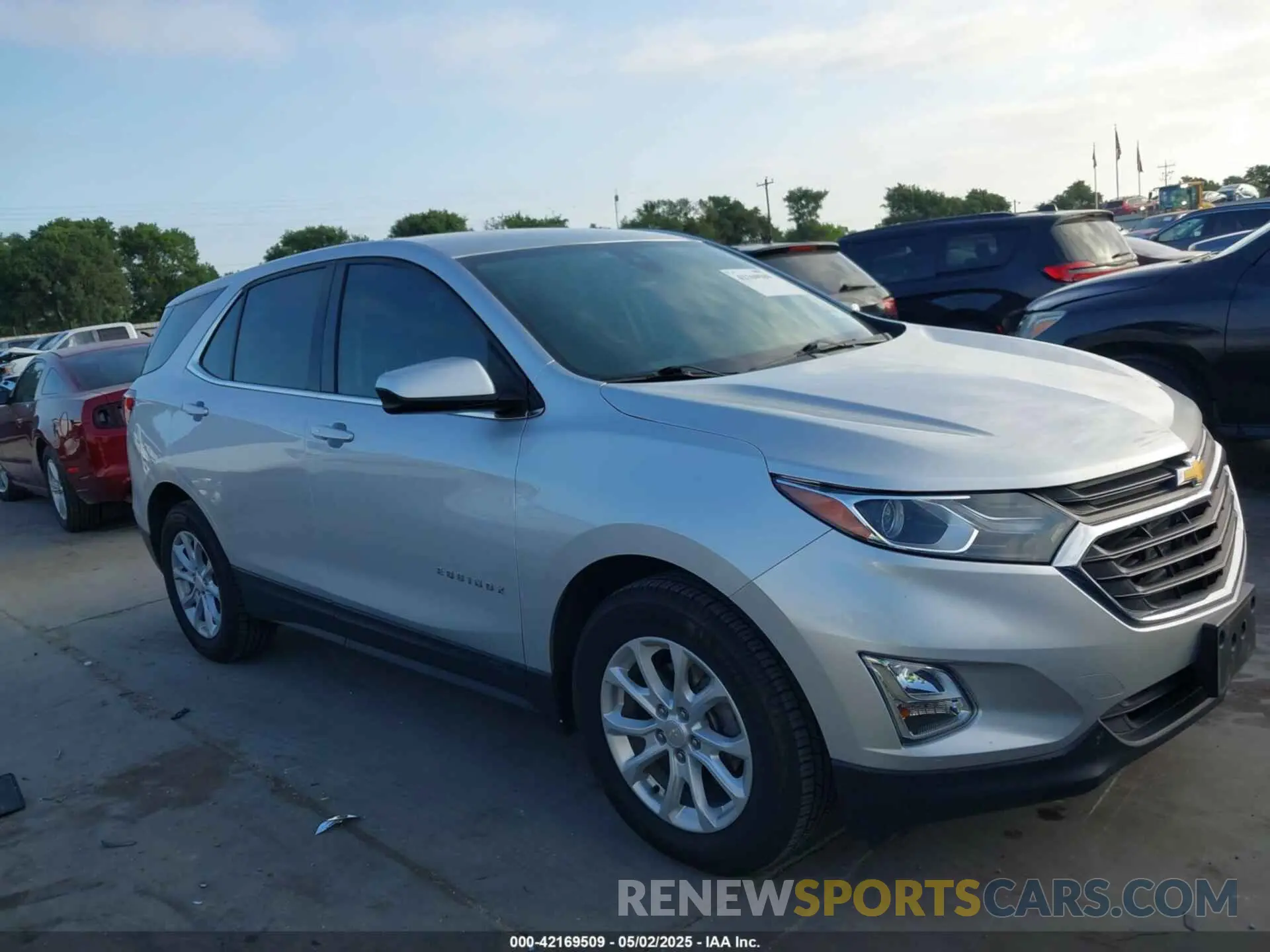 13 Photograph of a damaged car 3GNAXKEV9LS611052 CHEVROLET EQUINOX 2020