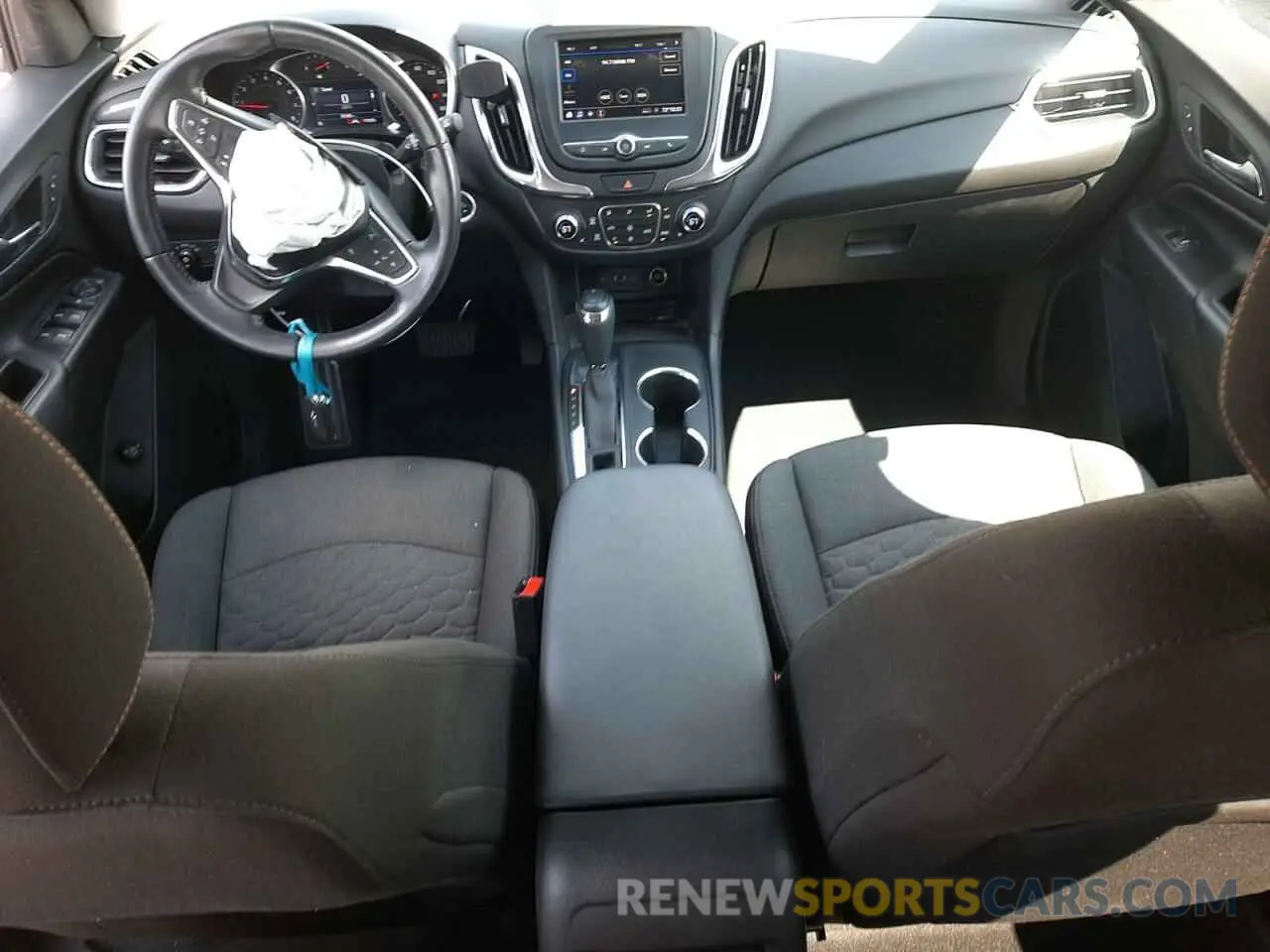 8 Photograph of a damaged car 3GNAXKEVXLS632377 CHEVROLET EQUINOX 2020