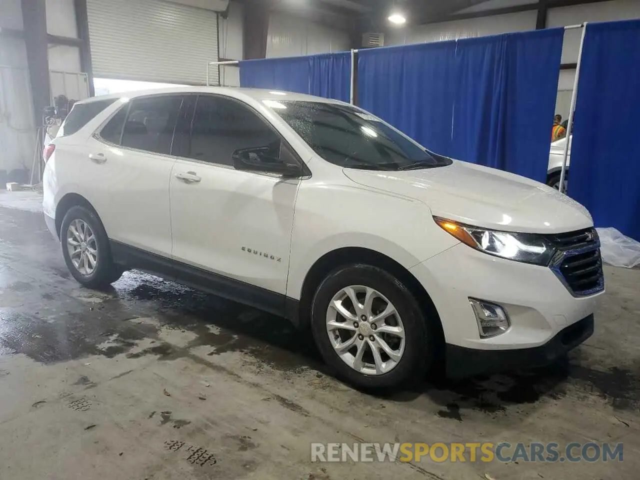 4 Photograph of a damaged car 3GNAXKEVXLS703450 CHEVROLET EQUINOX 2020