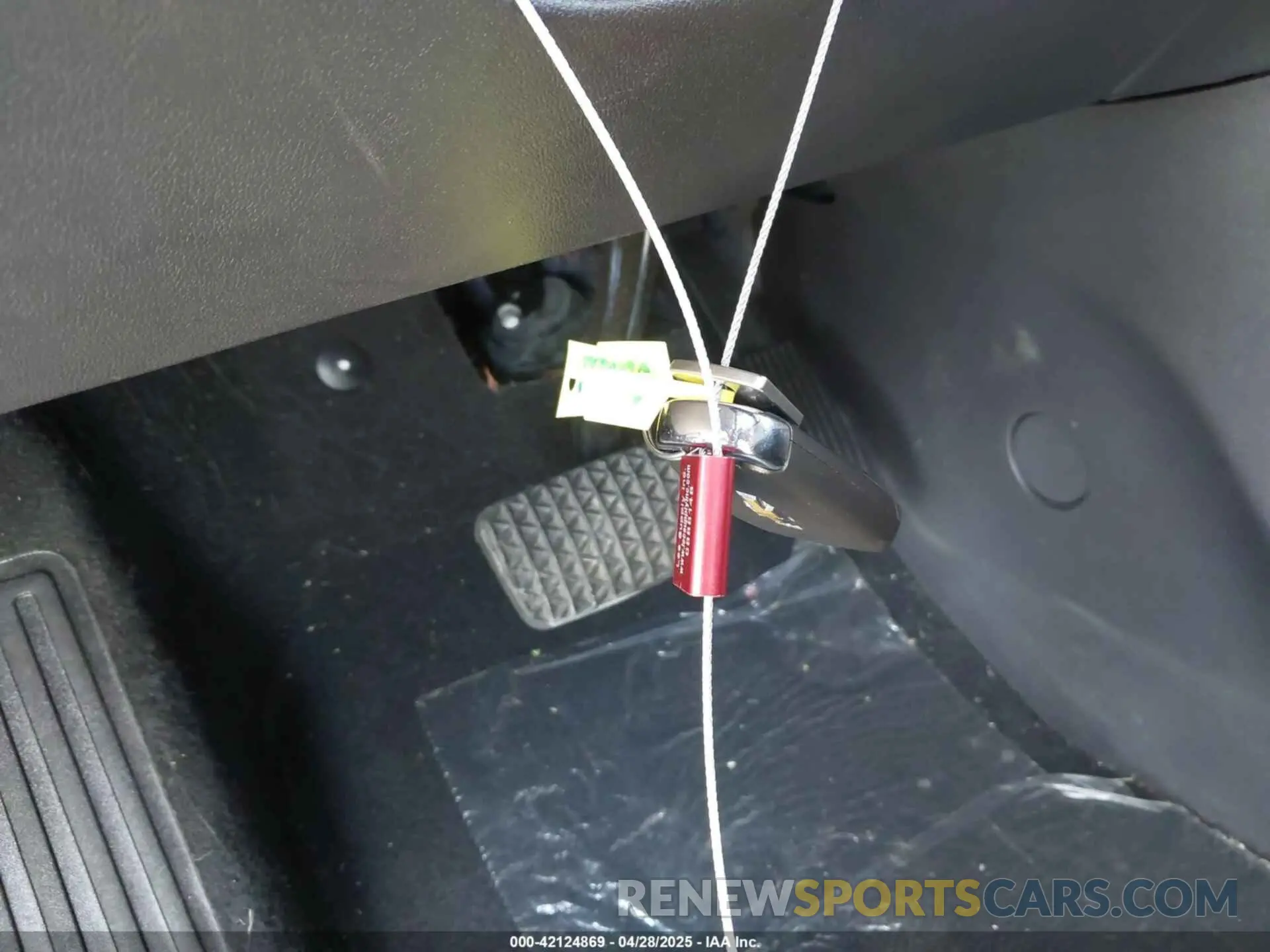 11 Photograph of a damaged car 3GNAXKEVXLS733337 CHEVROLET EQUINOX 2020