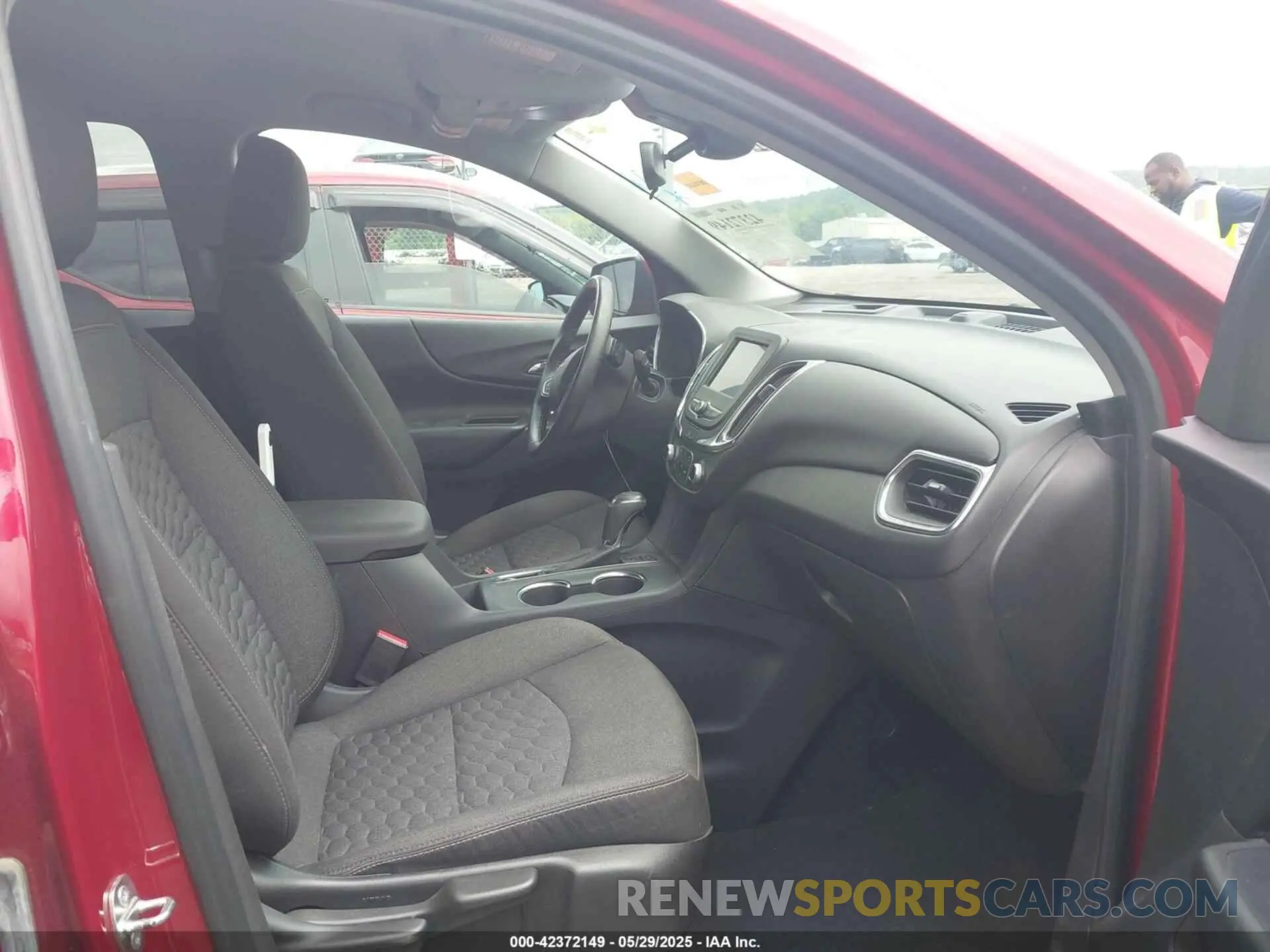 5 Photograph of a damaged car 3GNAXLEX7LS503309 CHEVROLET EQUINOX 2020