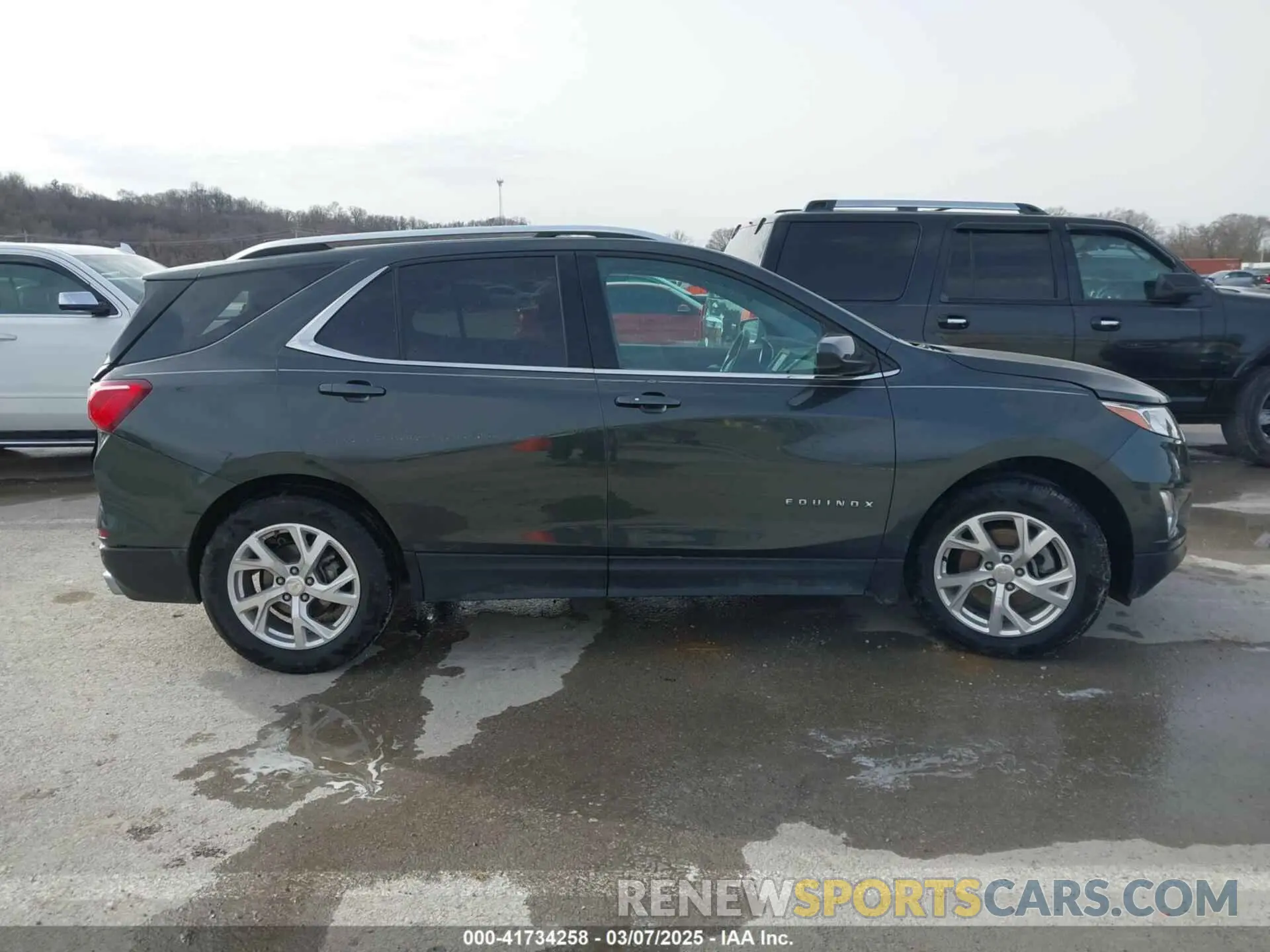 13 Photograph of a damaged car 3GNAXLEX7LS591231 CHEVROLET EQUINOX 2020