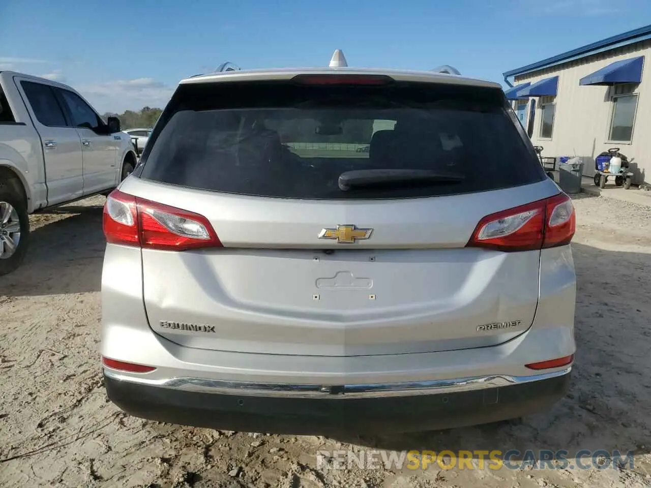 6 Photograph of a damaged car 3GNAXNEV0LS571090 CHEVROLET EQUINOX 2020
