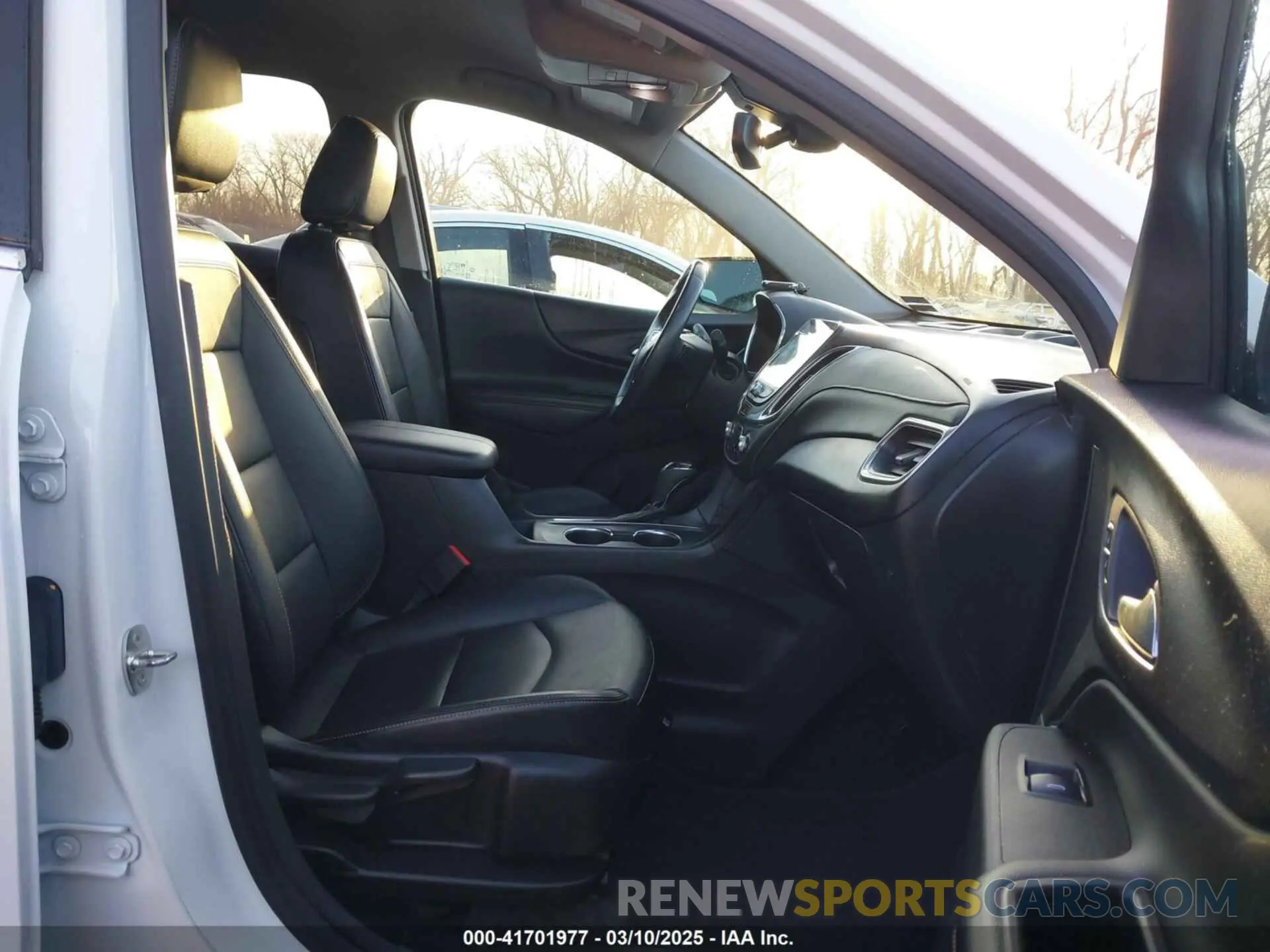5 Photograph of a damaged car 3GNAXNEV0LS736653 CHEVROLET EQUINOX 2020