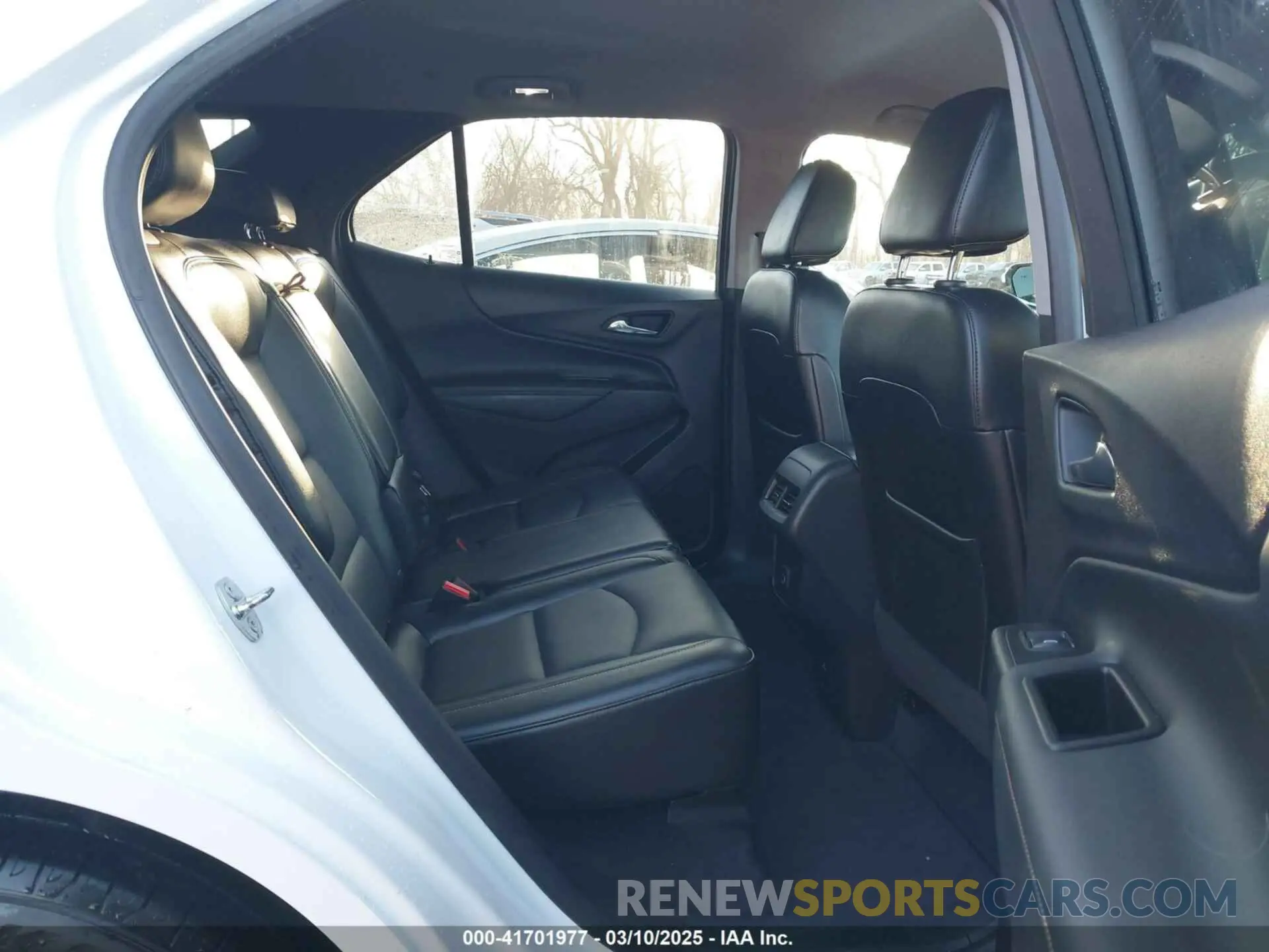8 Photograph of a damaged car 3GNAXNEV0LS736653 CHEVROLET EQUINOX 2020