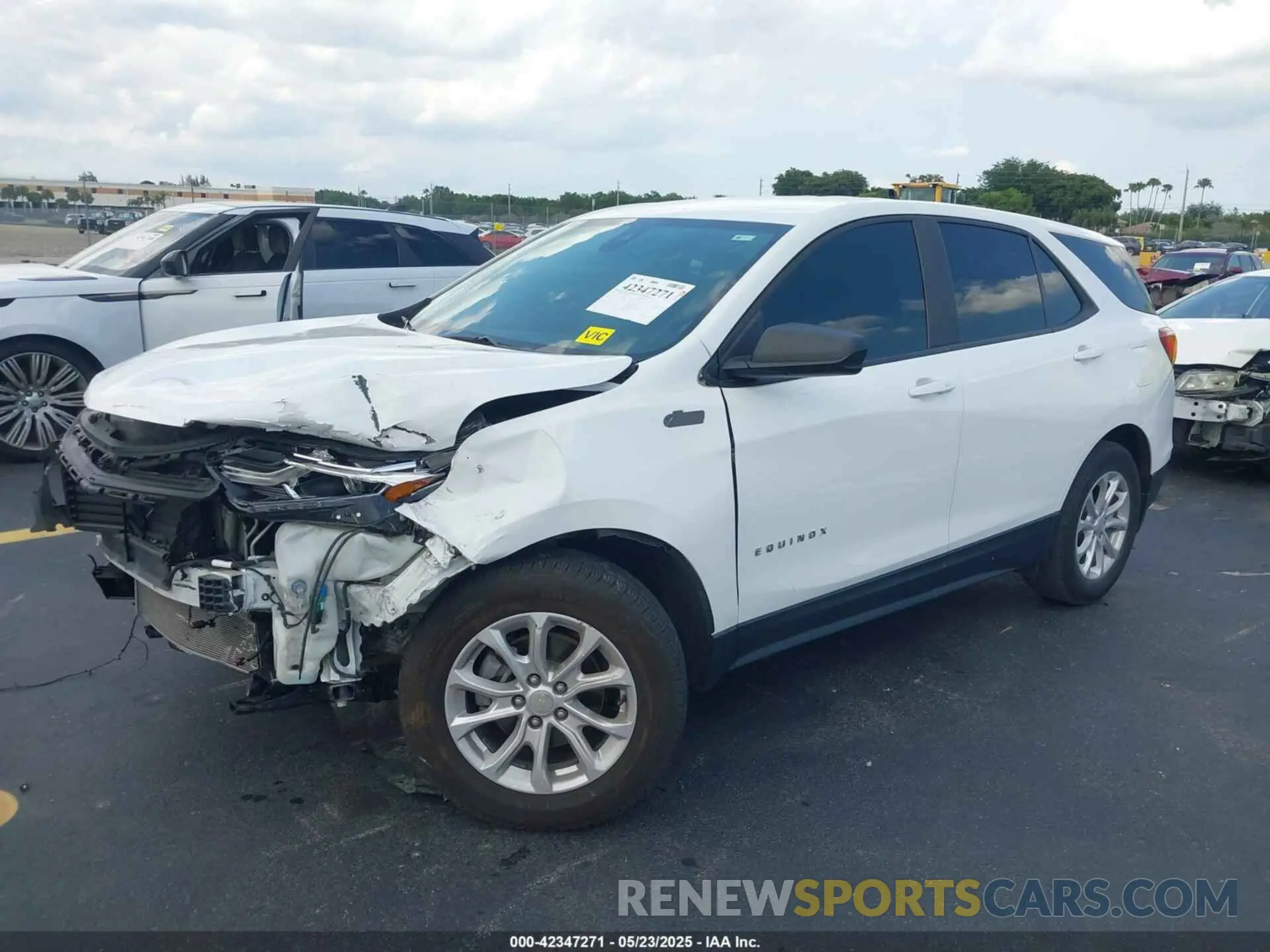 2 Фотография поврежденного автомобиля 3GNAXSEV2LS712840 CHEVROLET EQUINOX 2020