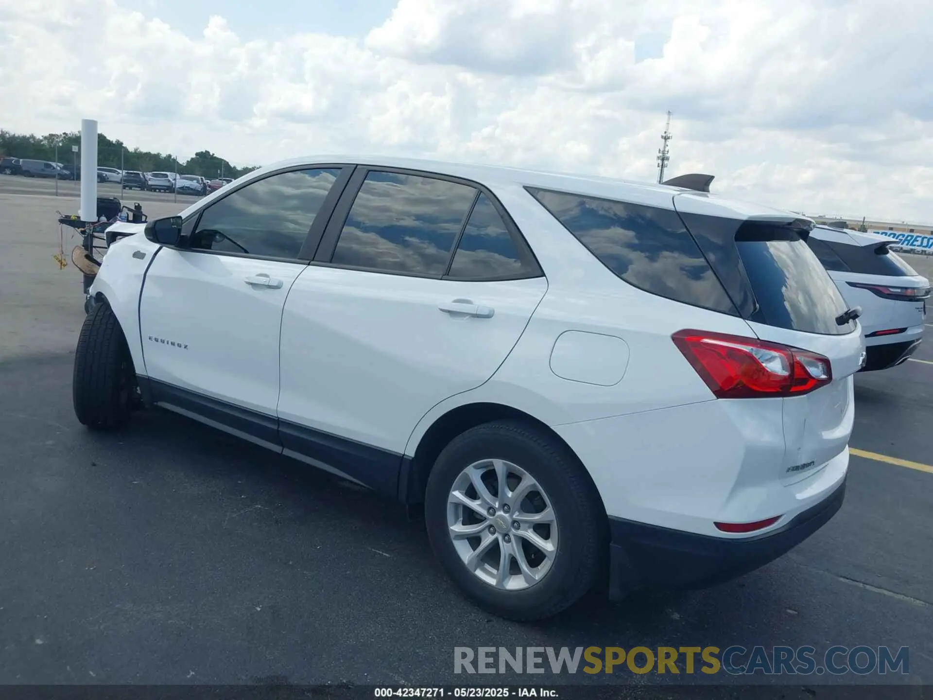 3 Фотография поврежденного автомобиля 3GNAXSEV2LS712840 CHEVROLET EQUINOX 2020