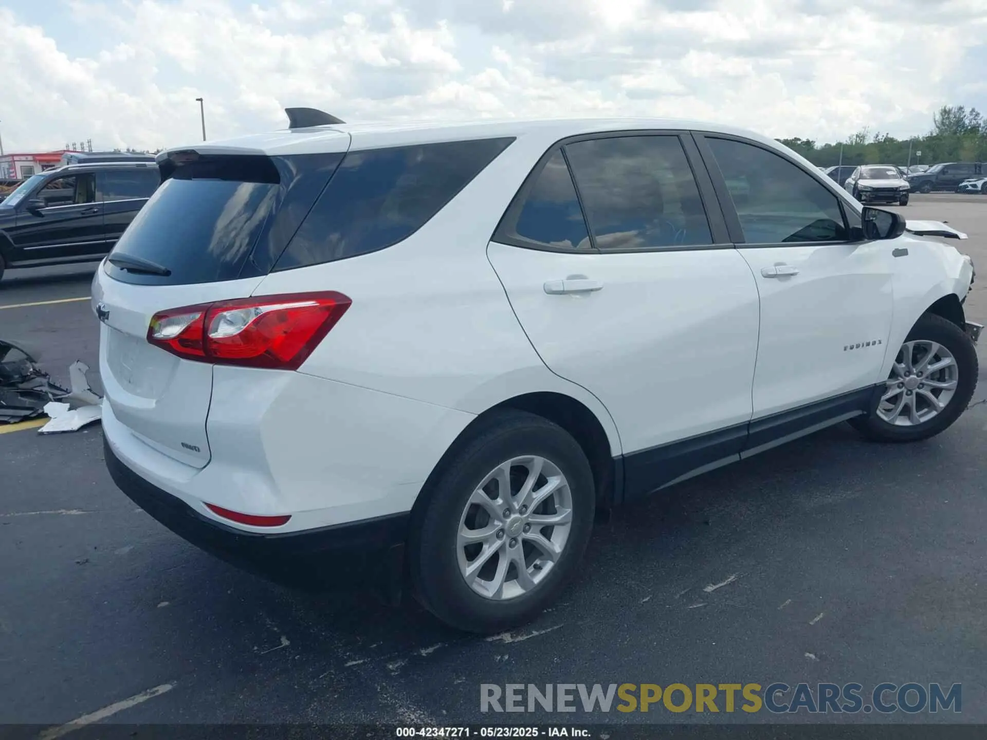 4 Фотография поврежденного автомобиля 3GNAXSEV2LS712840 CHEVROLET EQUINOX 2020