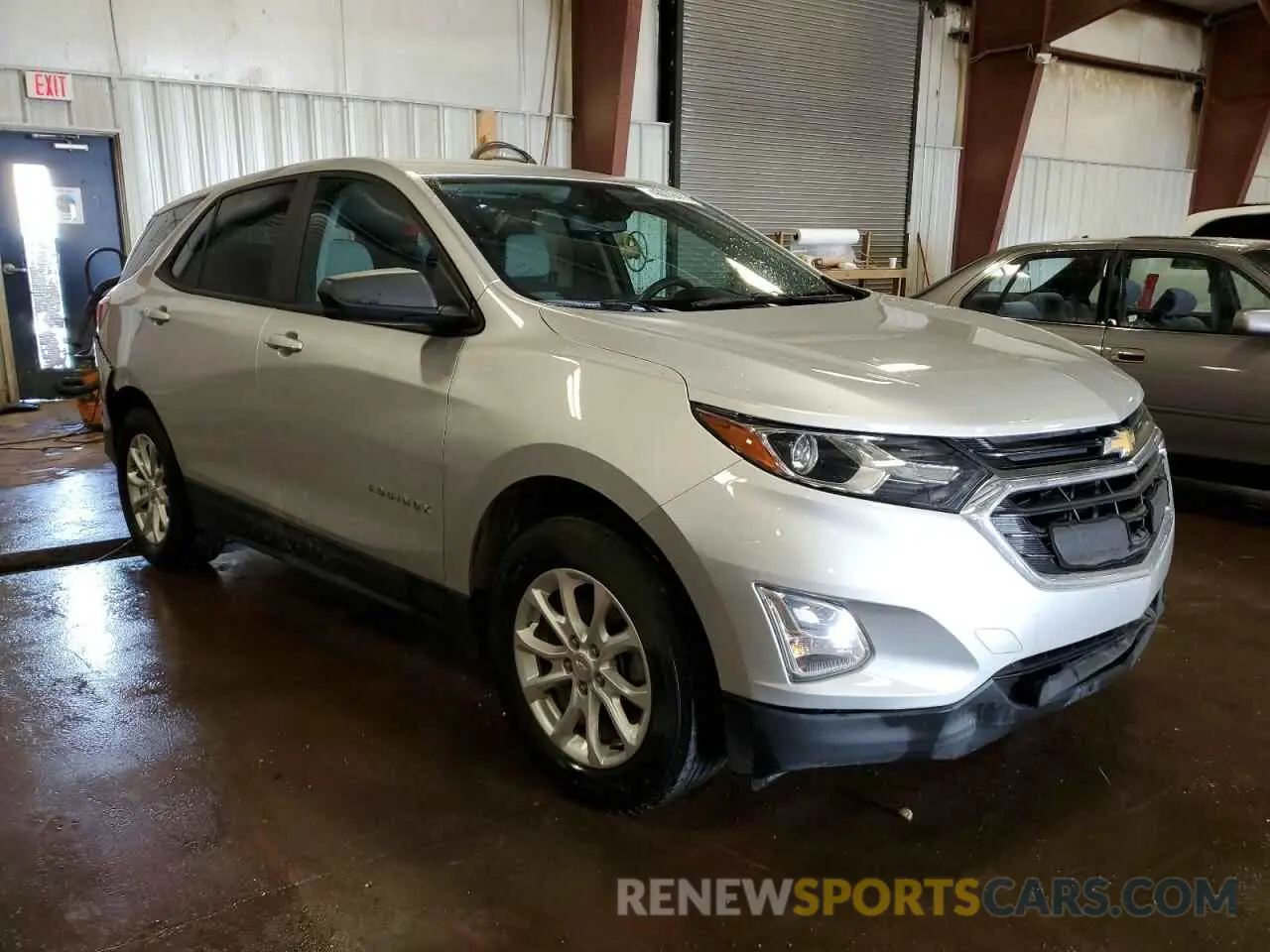 4 Photograph of a damaged car 3GNAXSEV6LS610313 CHEVROLET EQUINOX 2020