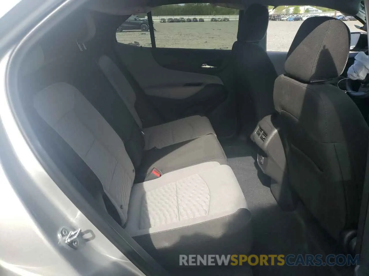 11 Photograph of a damaged car 3GNAXSEV6LS727406 CHEVROLET EQUINOX 2020