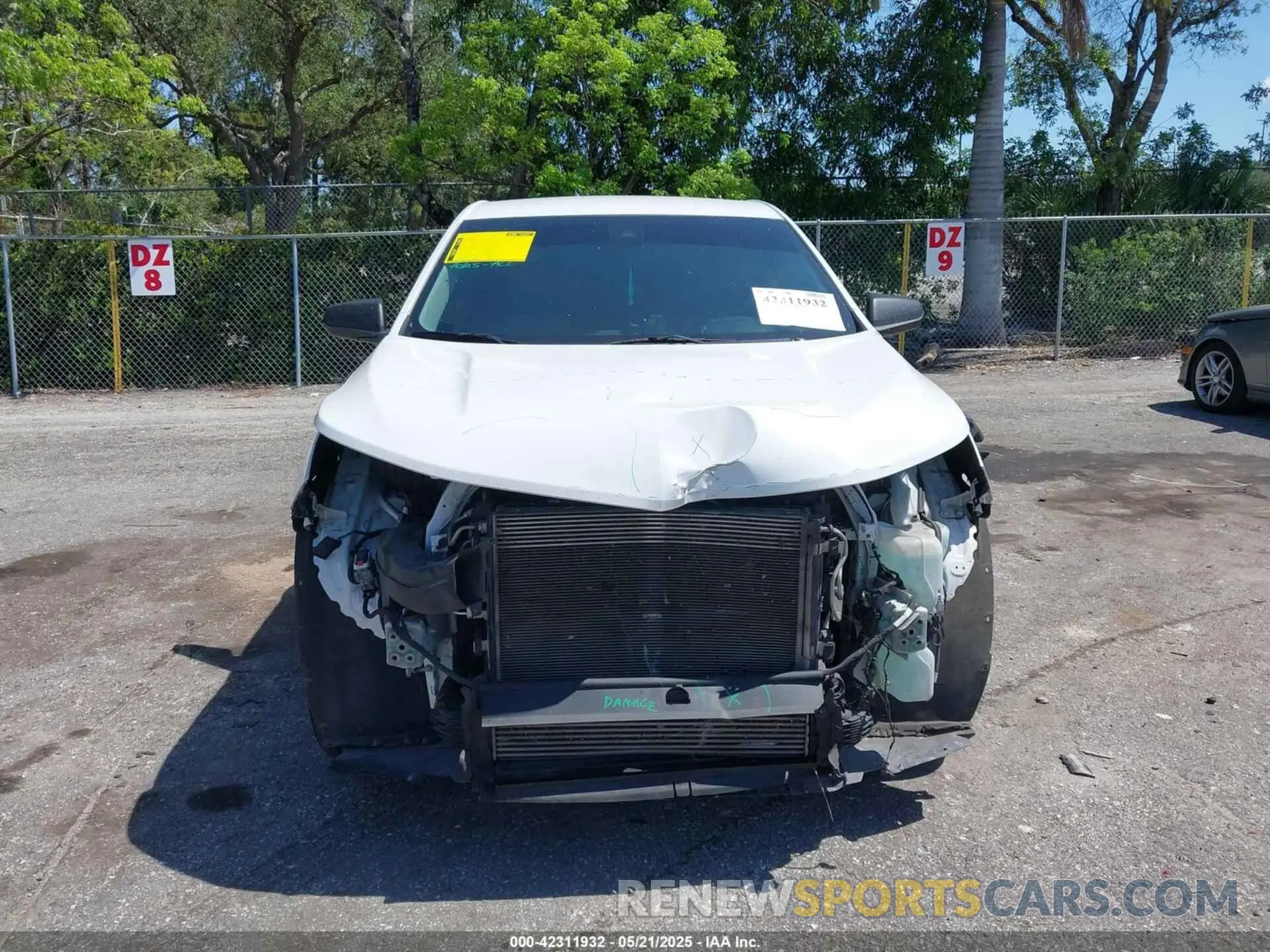 12 Фотография поврежденного автомобиля 3GNAXSEV8LS709523 CHEVROLET EQUINOX 2020
